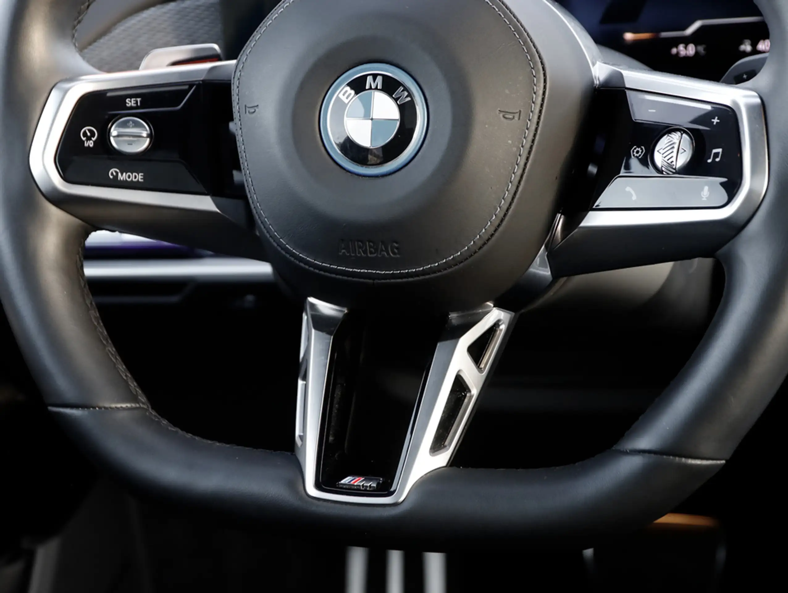 BMW - i7