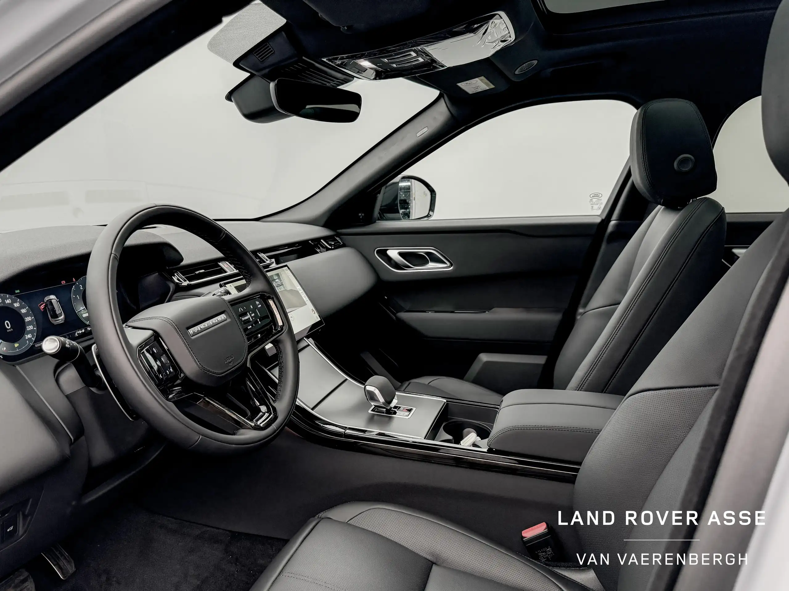 Land Rover - Range Rover Velar