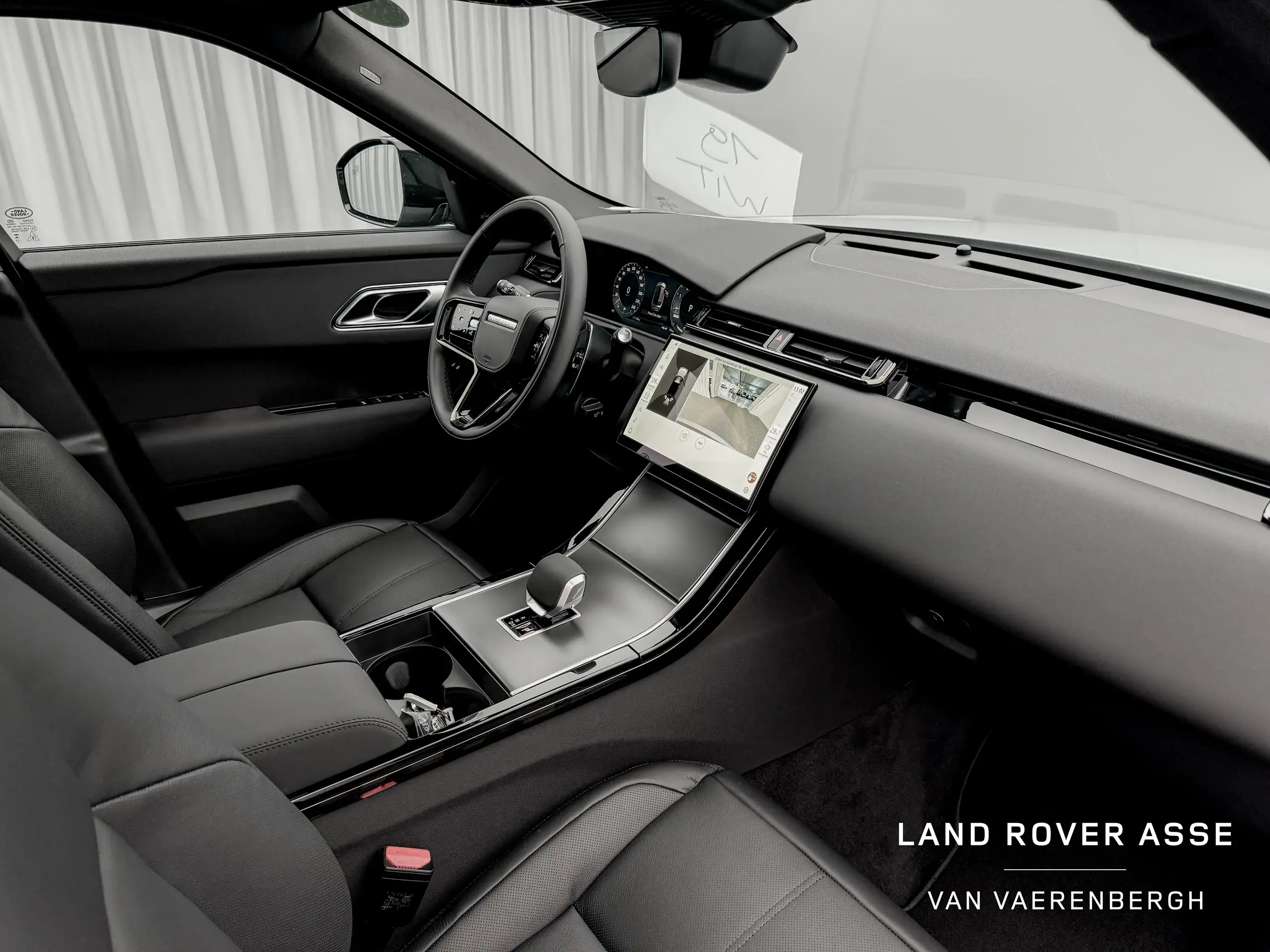 Land Rover - Range Rover Velar