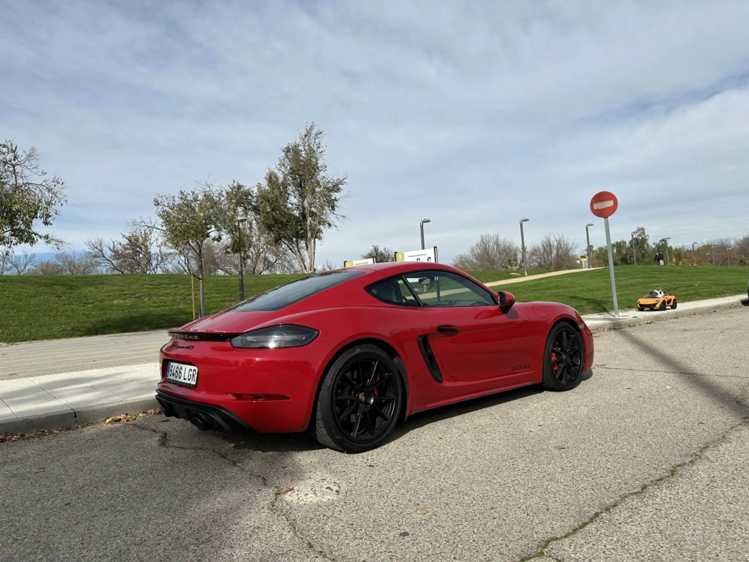 Porsche - Cayman