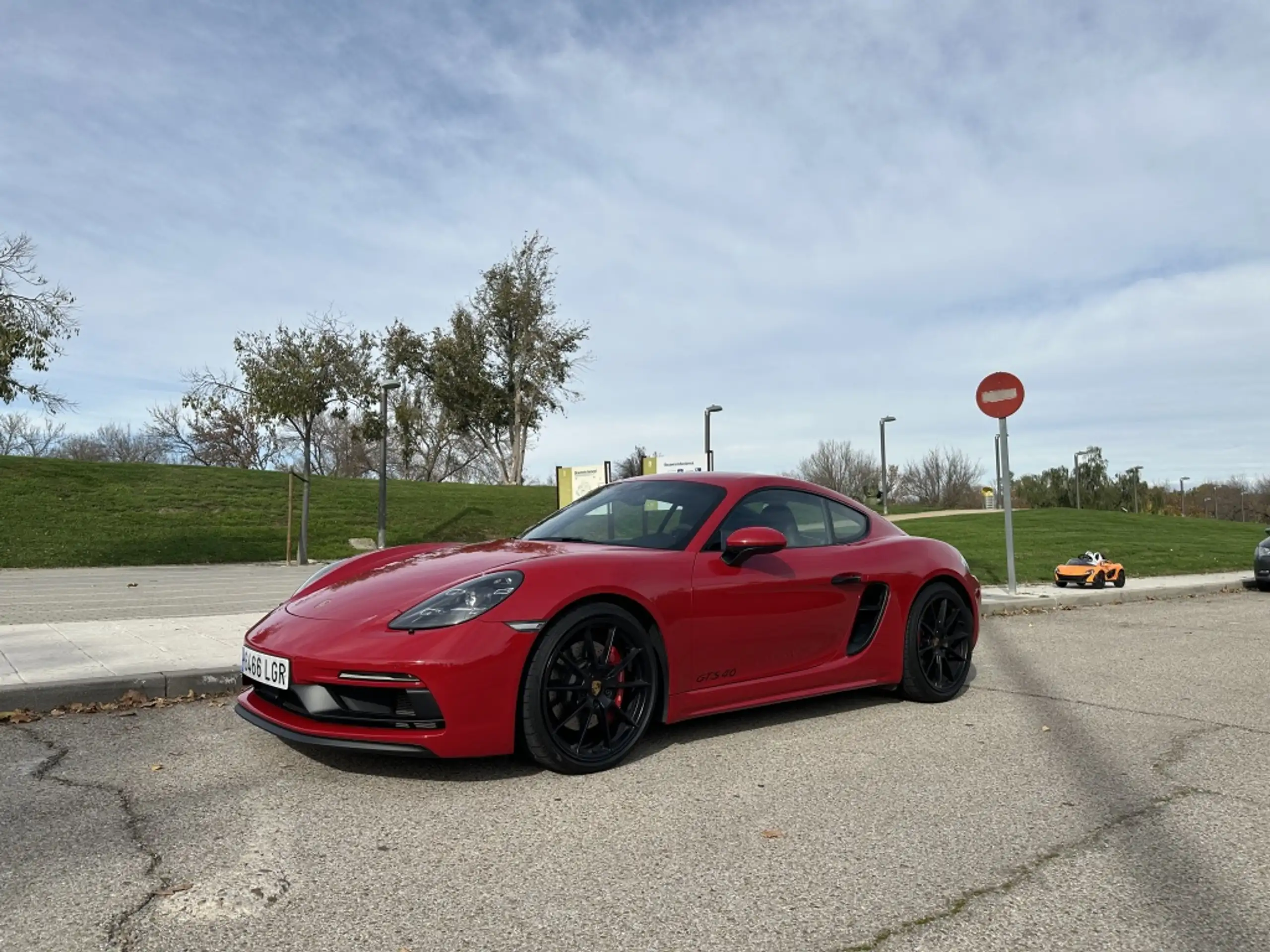 Porsche - Cayman