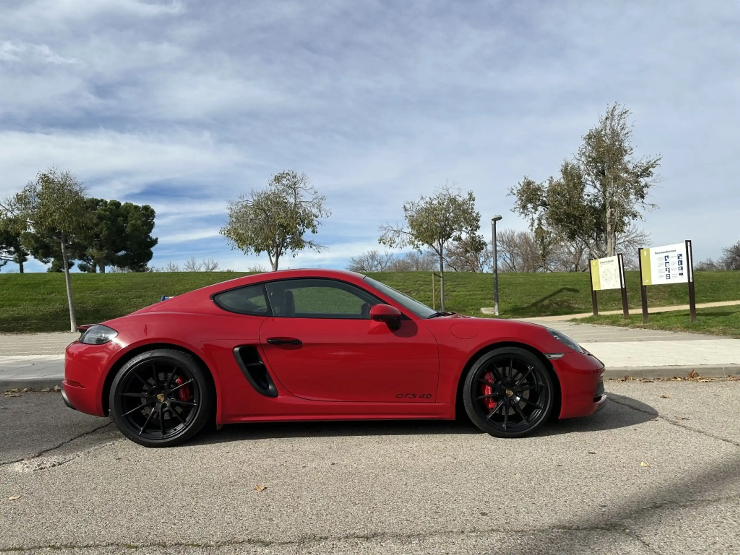 Porsche - Cayman