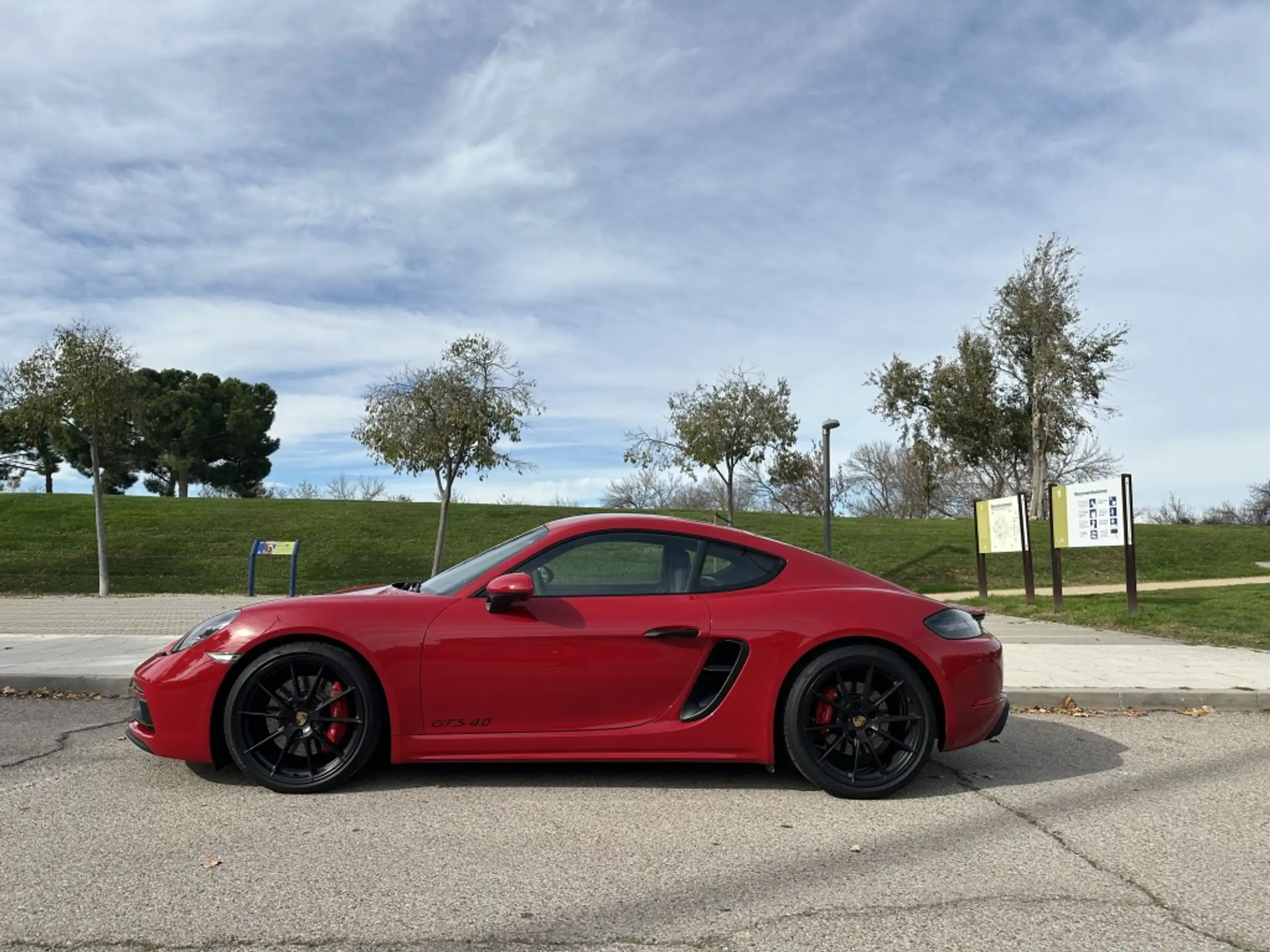 Porsche Cayman 2020