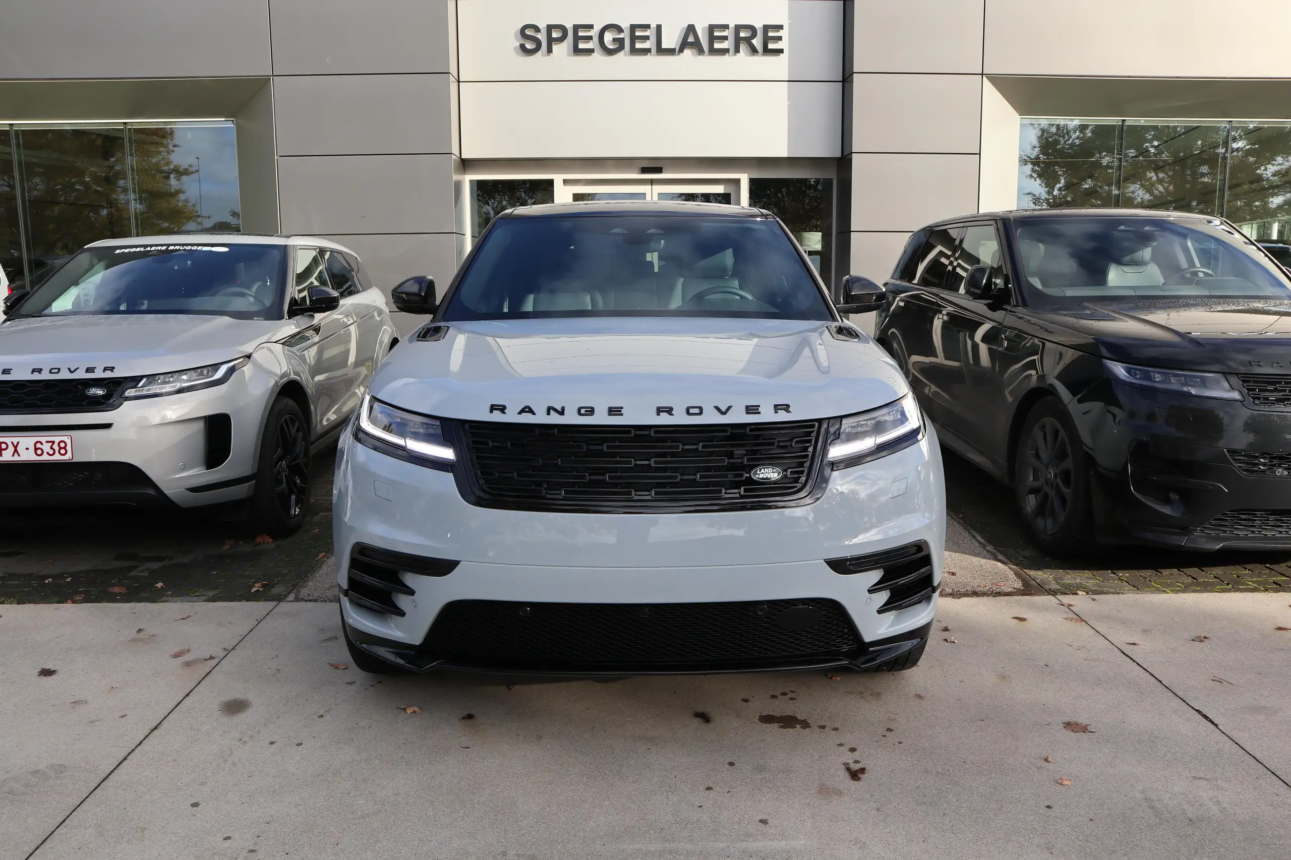 Land Rover - Range Rover Velar