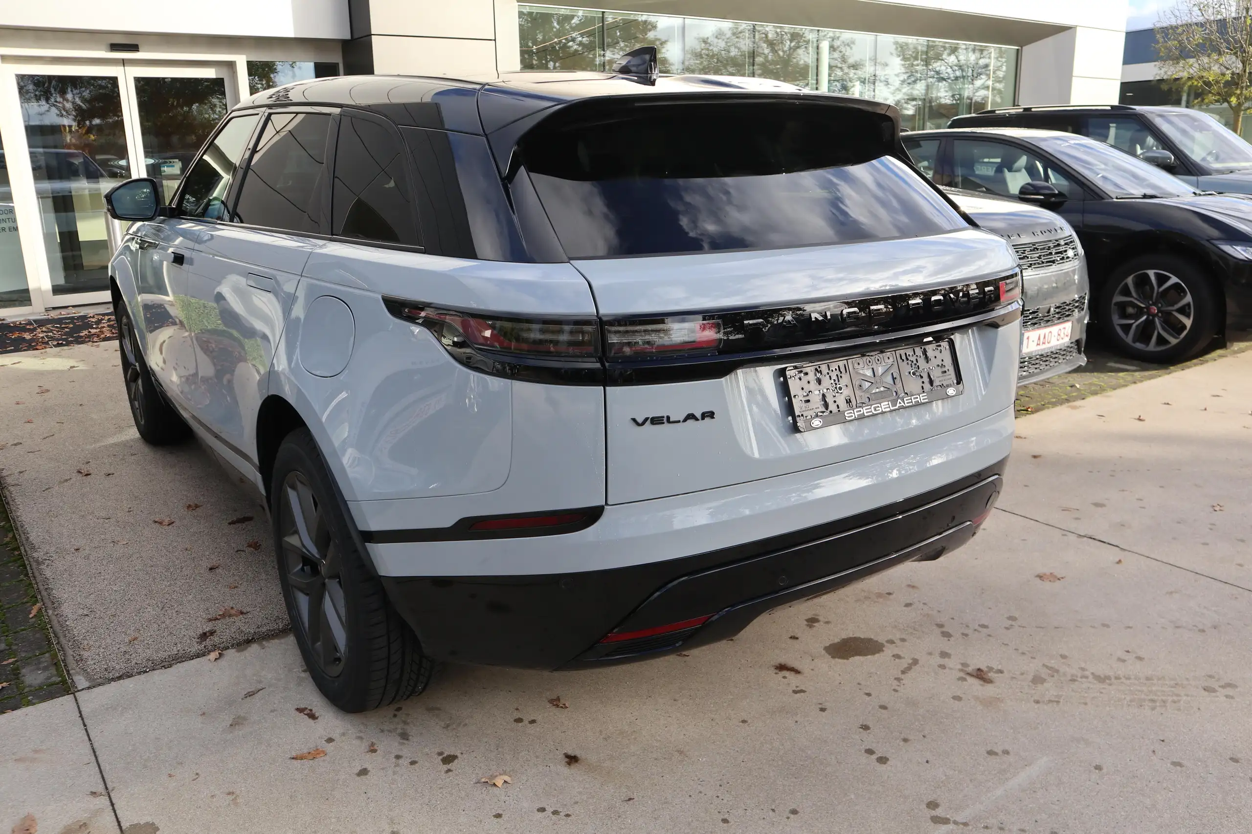 Land Rover - Range Rover Velar