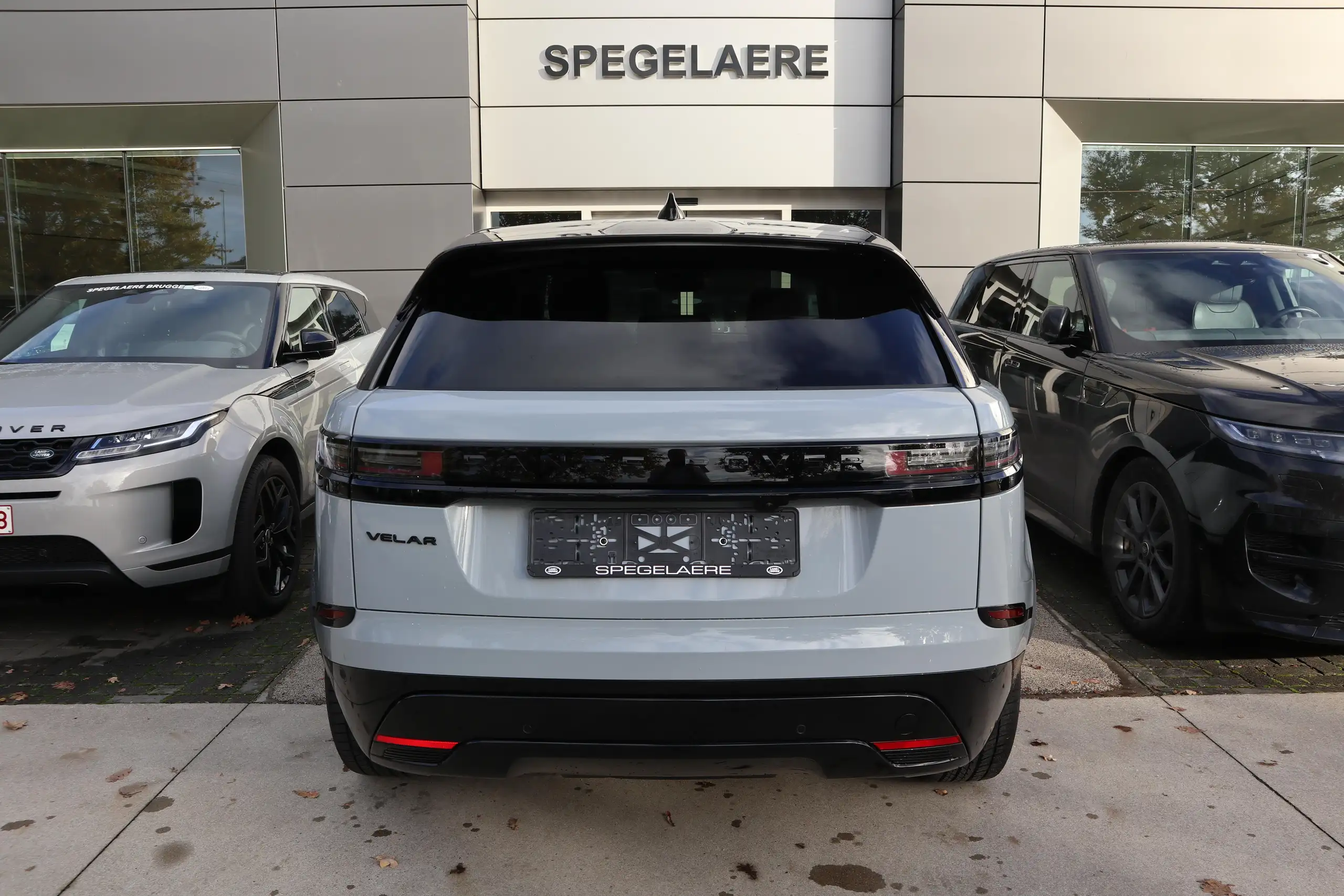 Land Rover - Range Rover Velar