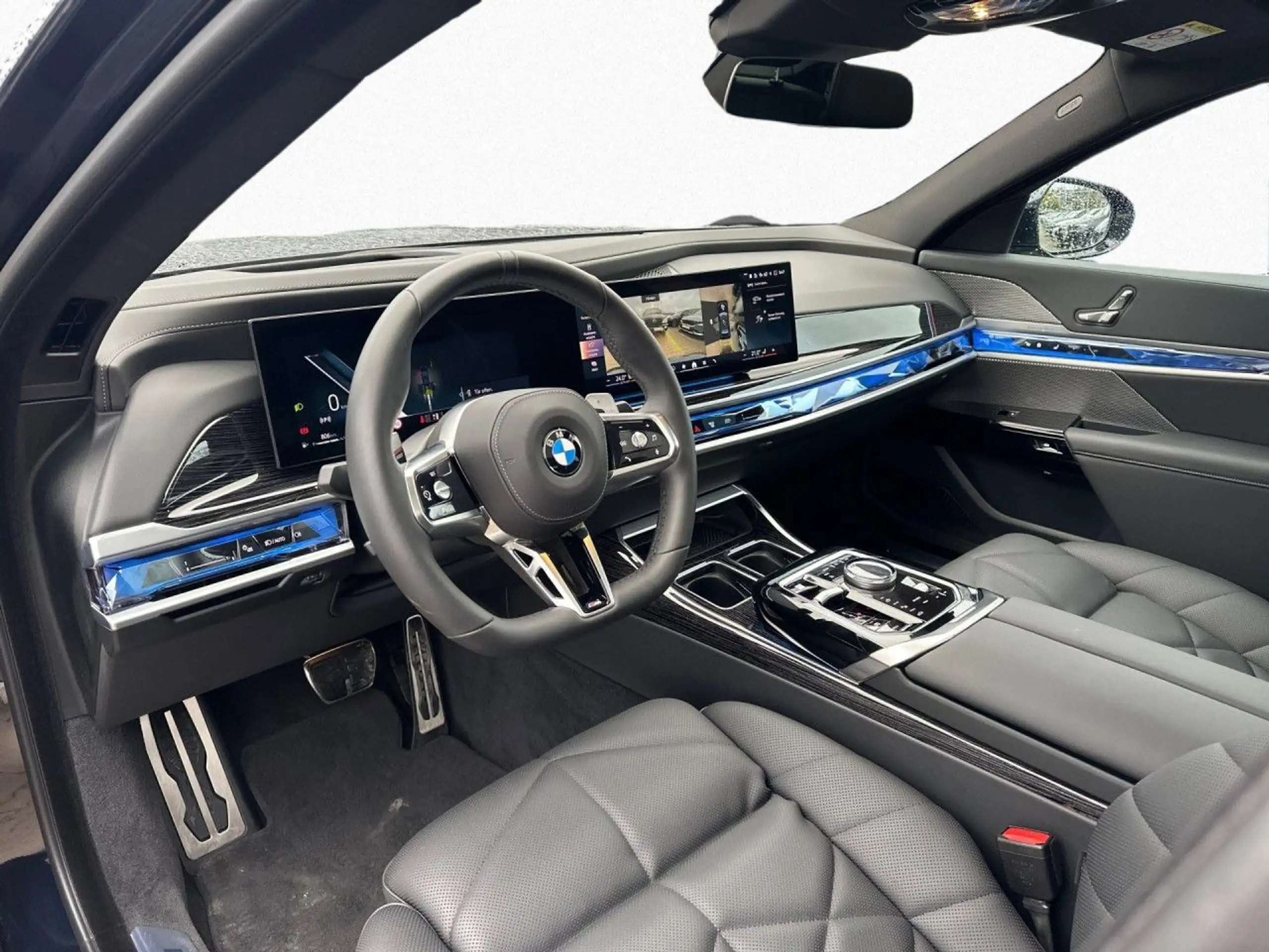 BMW - 740