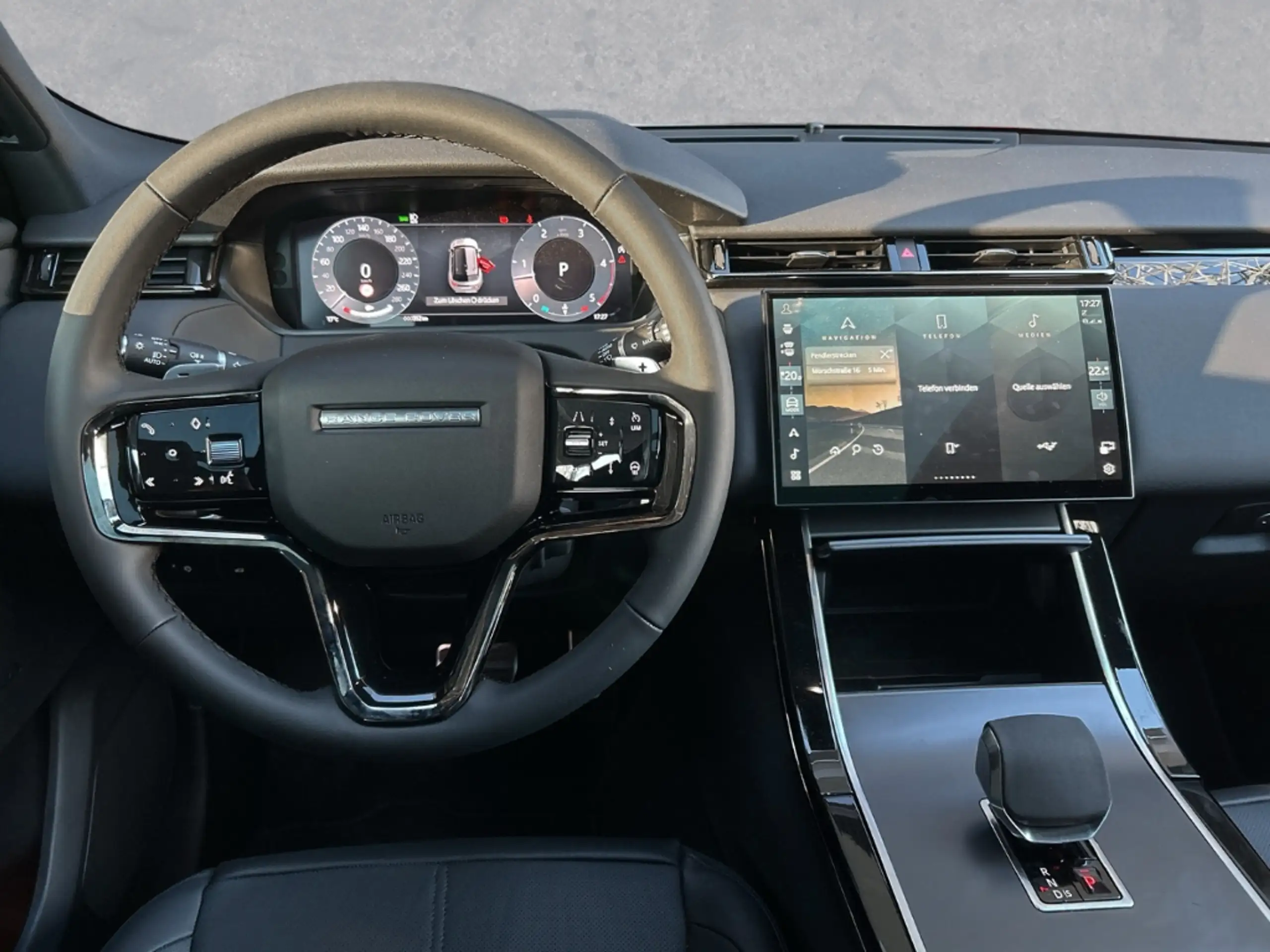 Land Rover - Range Rover Velar