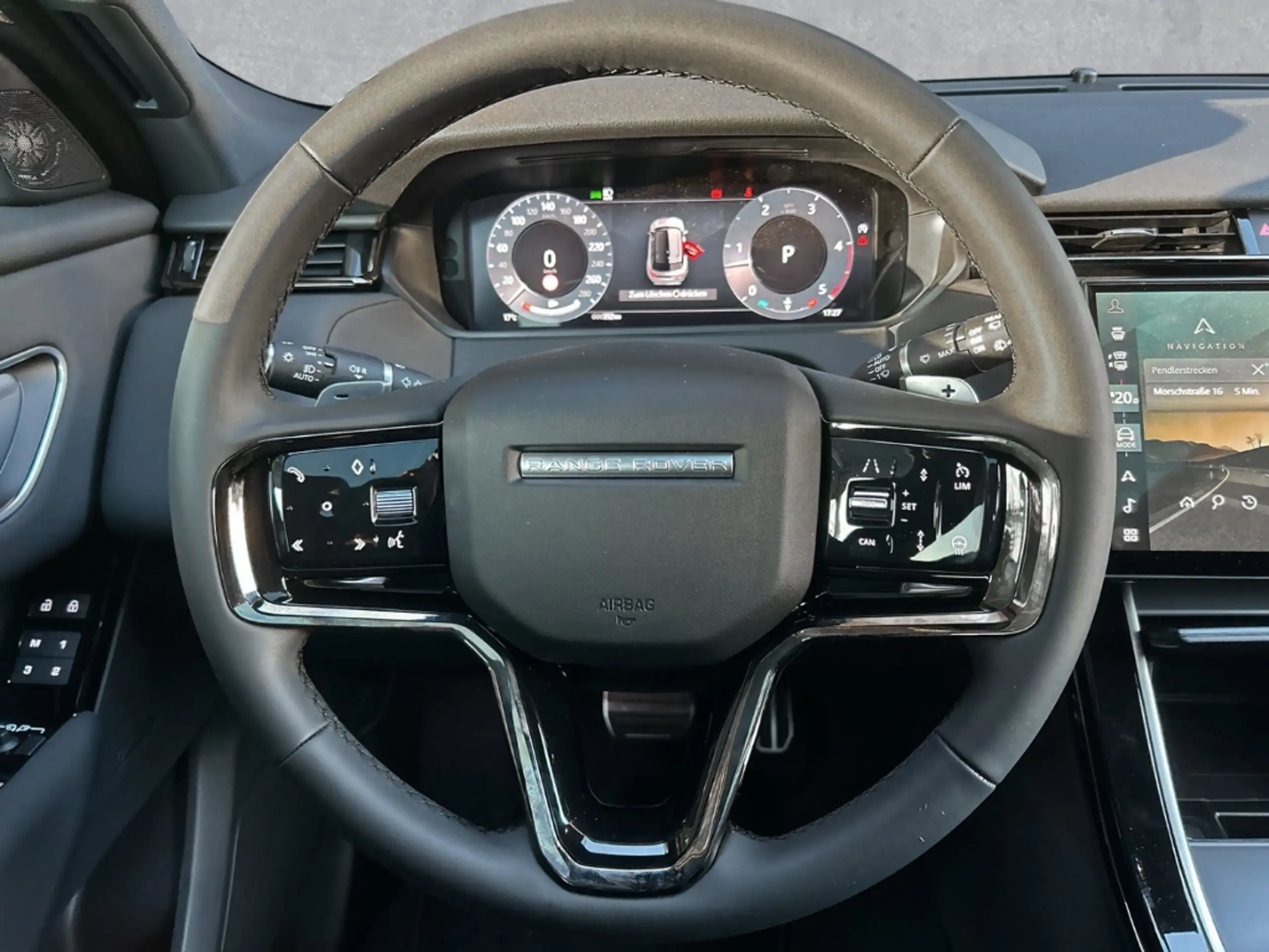 Land Rover - Range Rover Velar