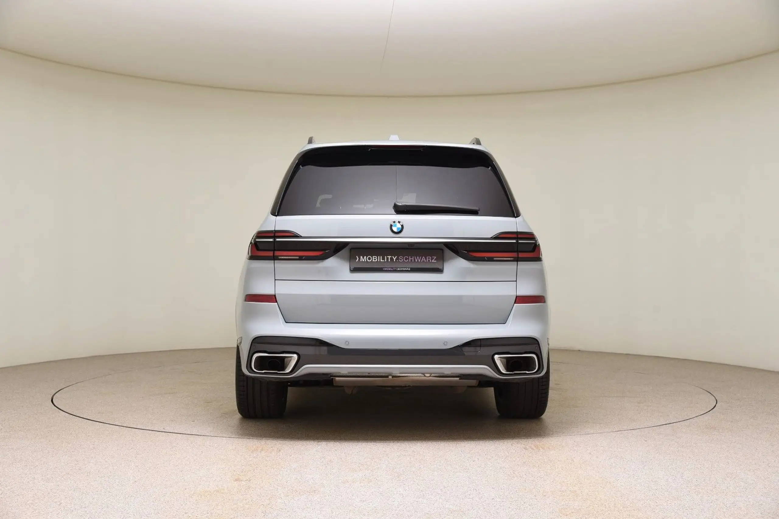 BMW - X7