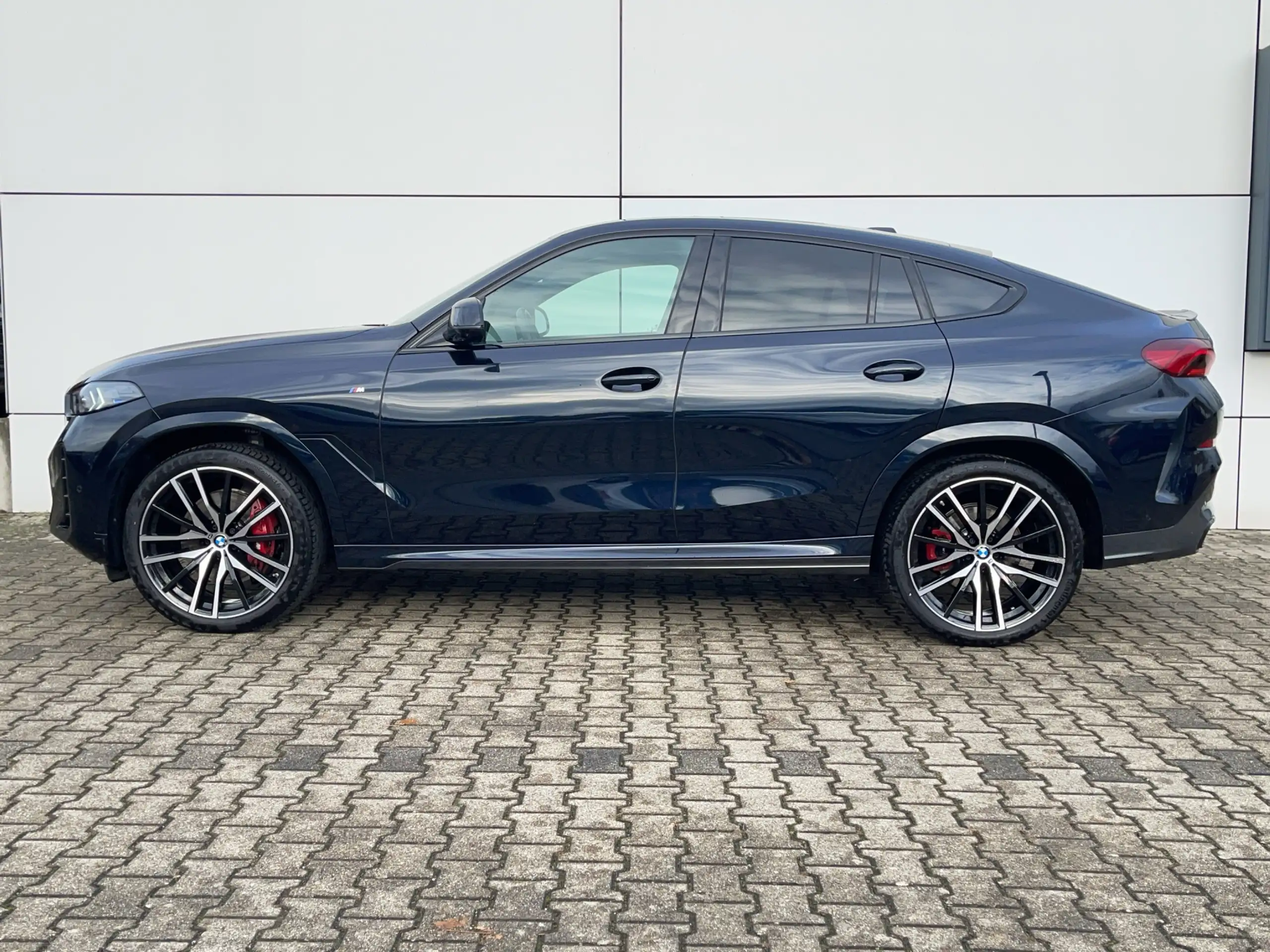 BMW - X6