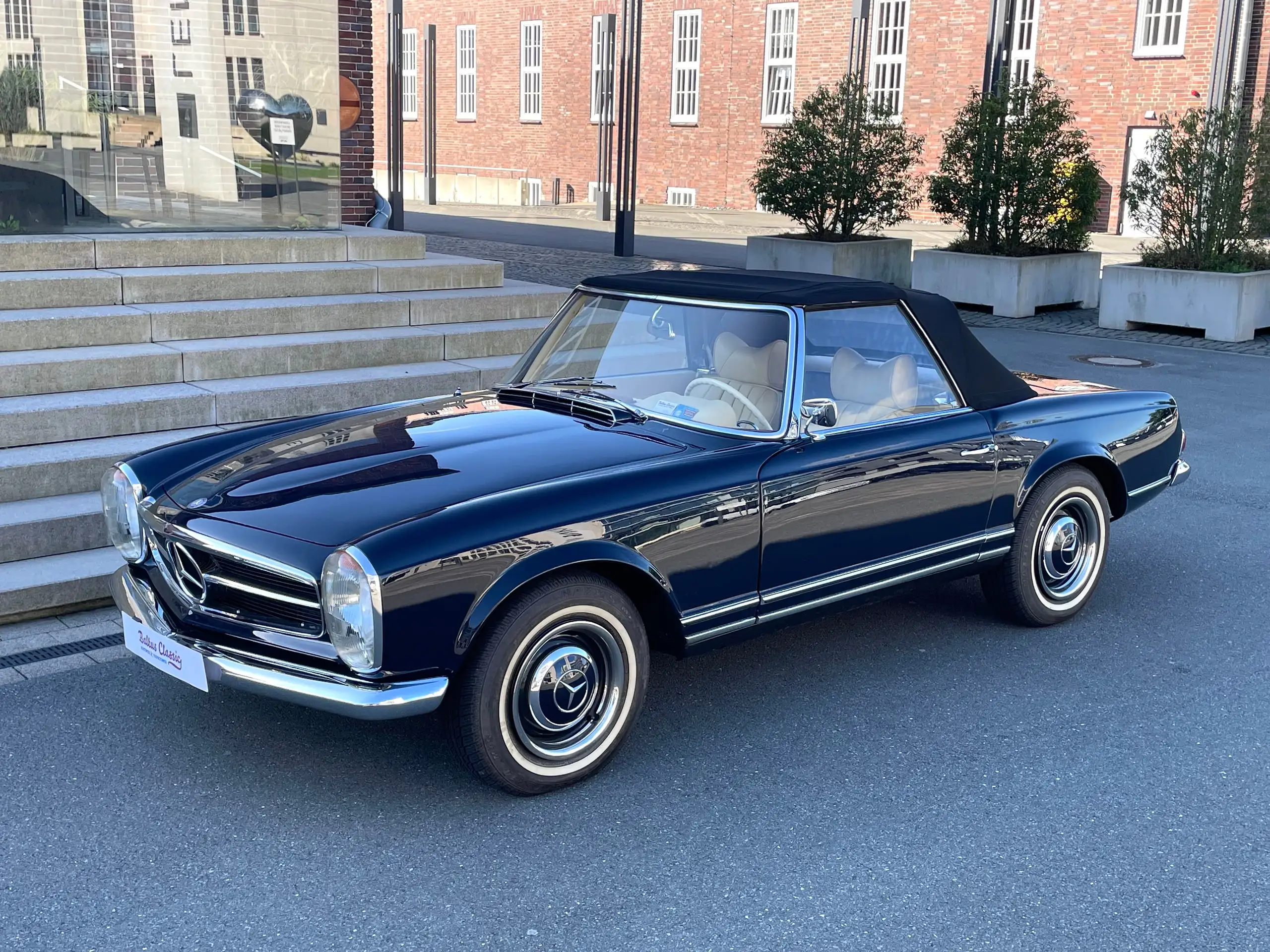 Mercedes-Benz - SL 230