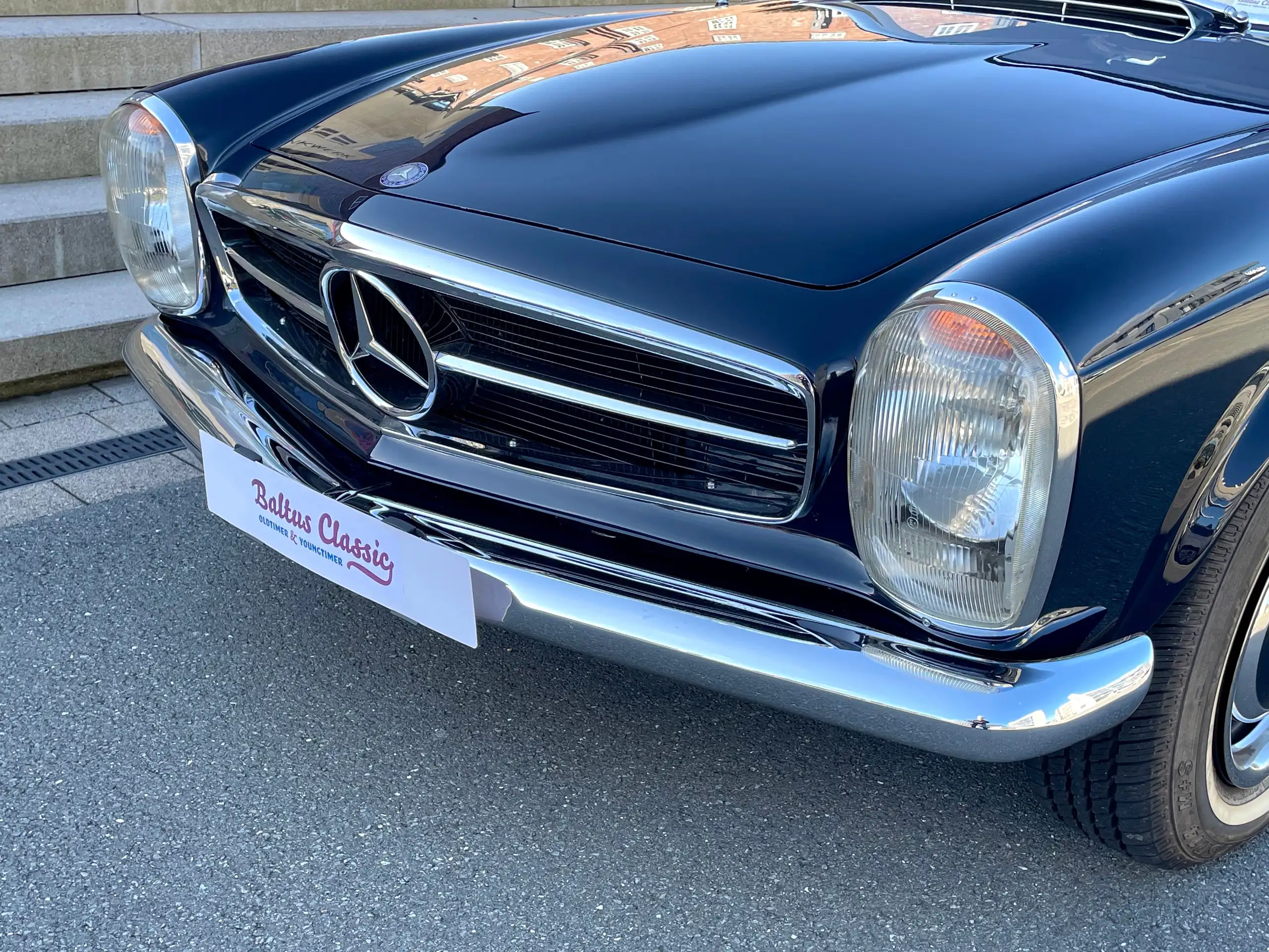 Mercedes-Benz - SL 230