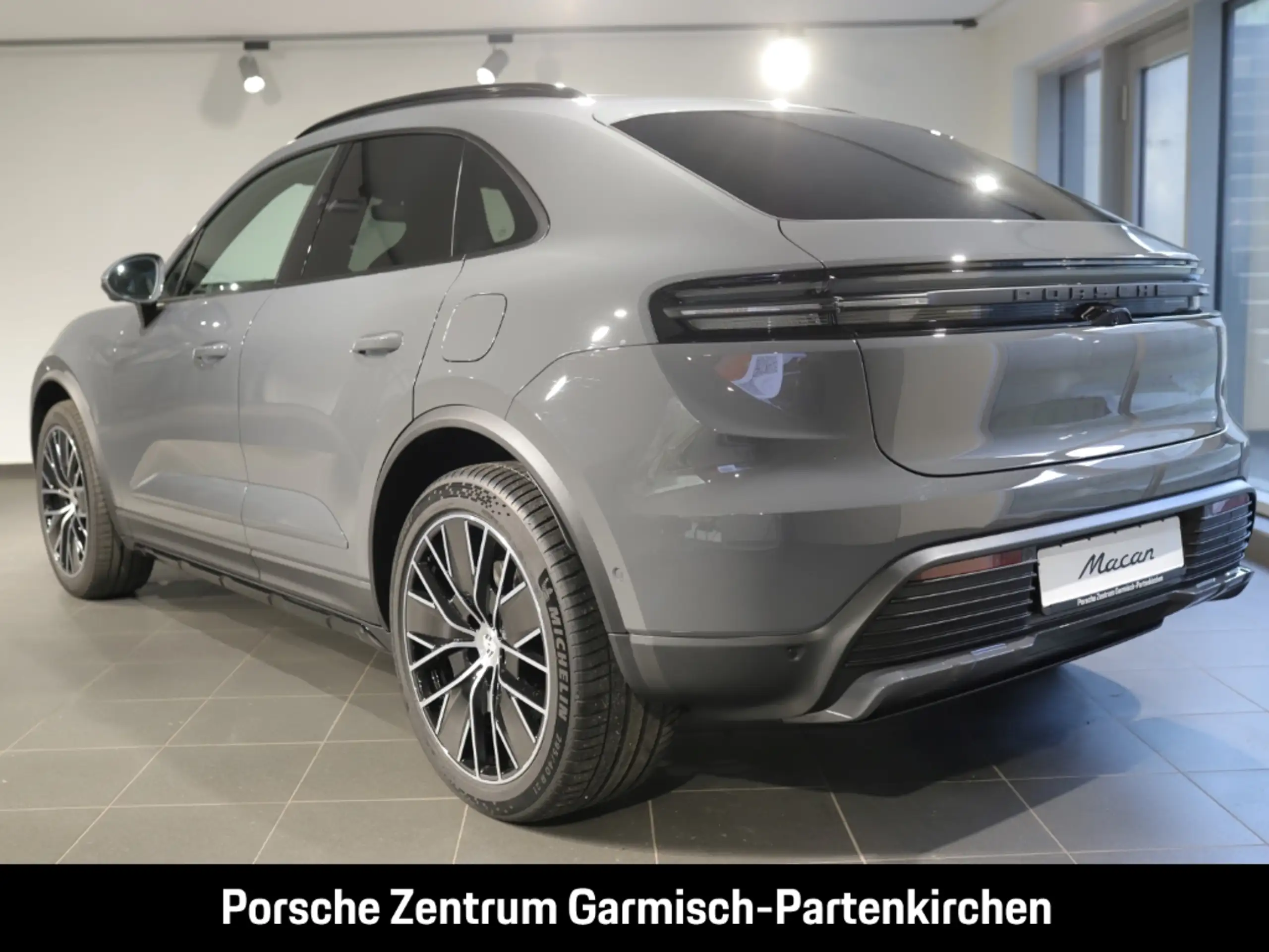 Porsche - Macan