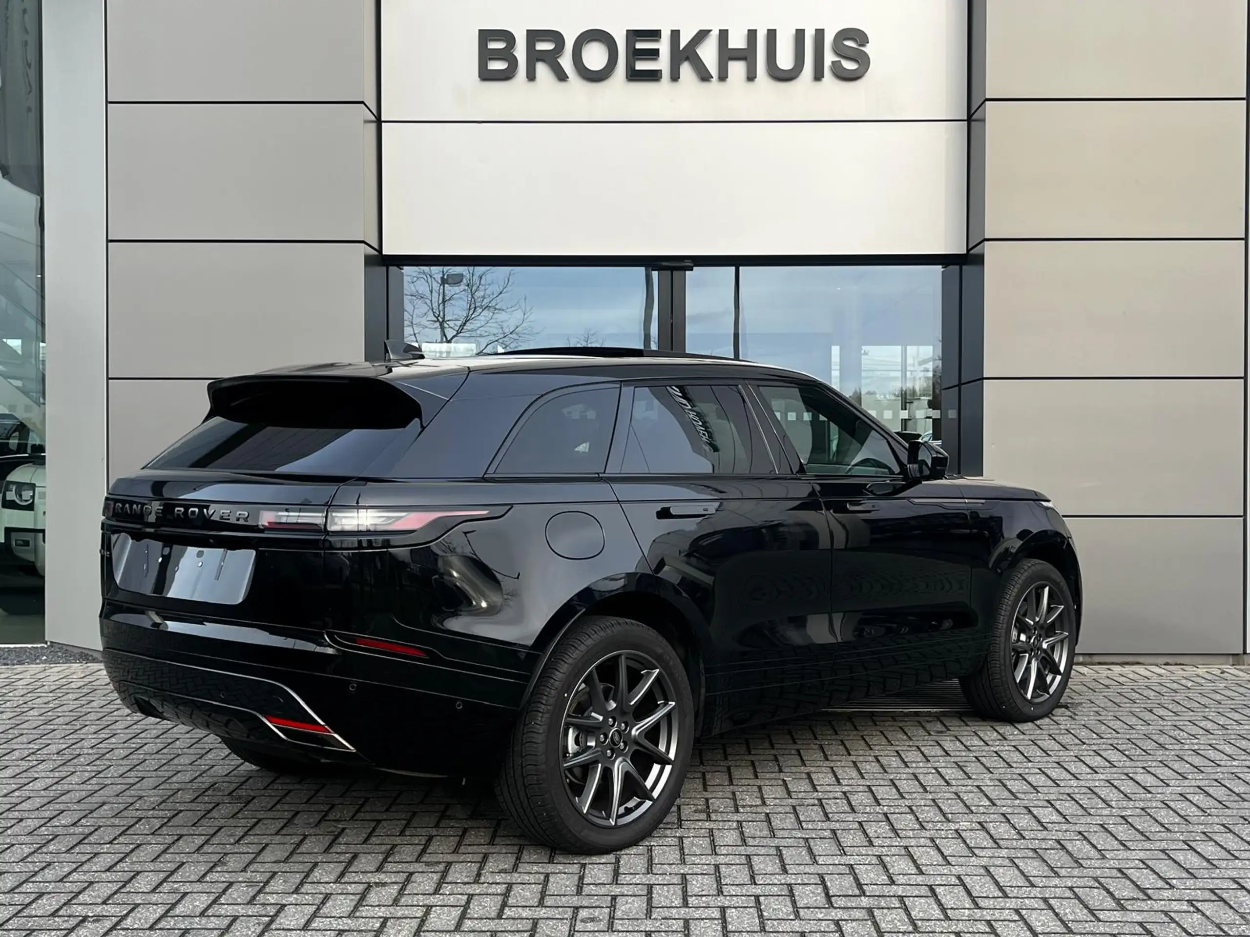 Land Rover - Range Rover Velar