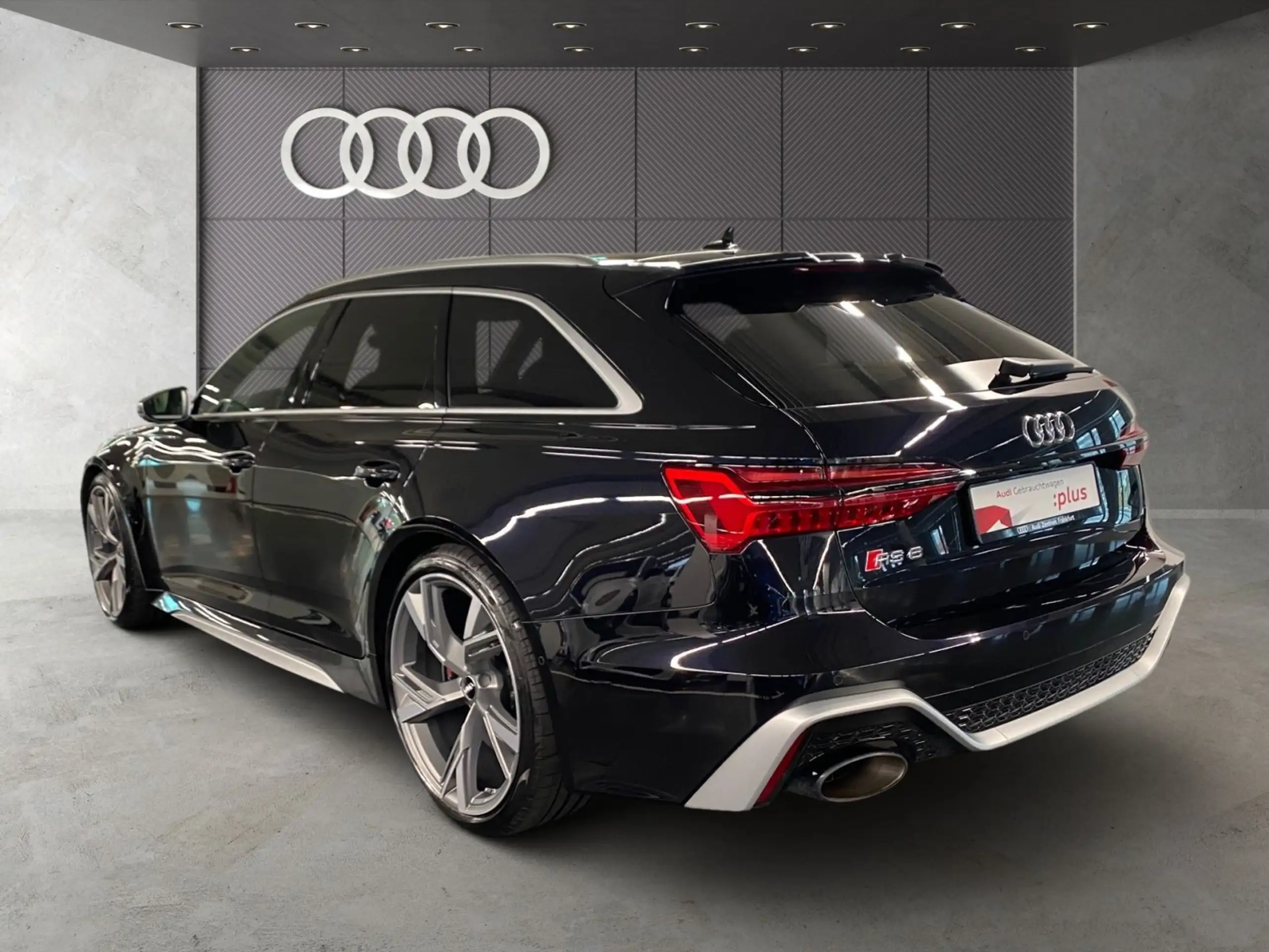 Audi - RS6