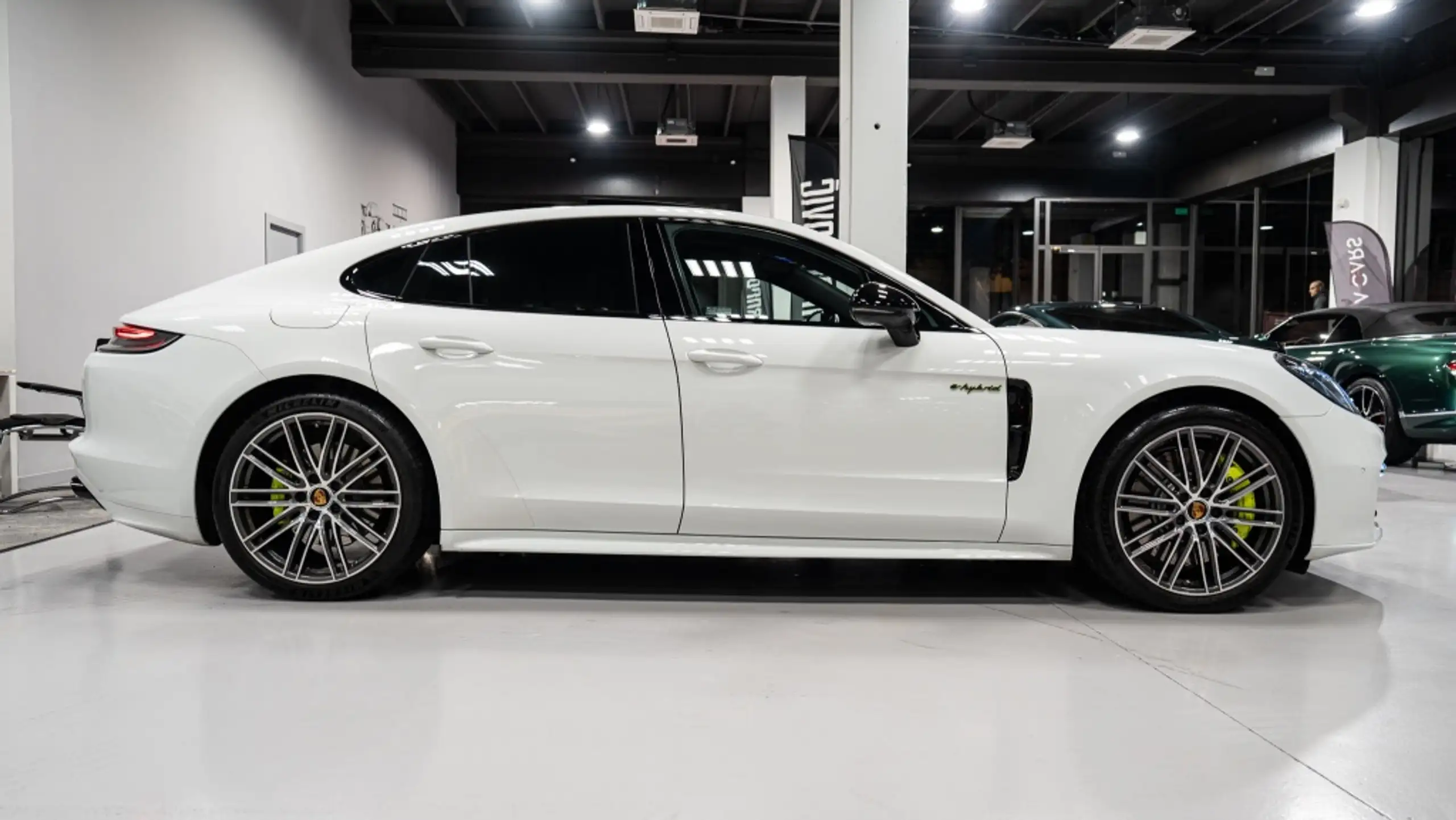 Porsche - Panamera