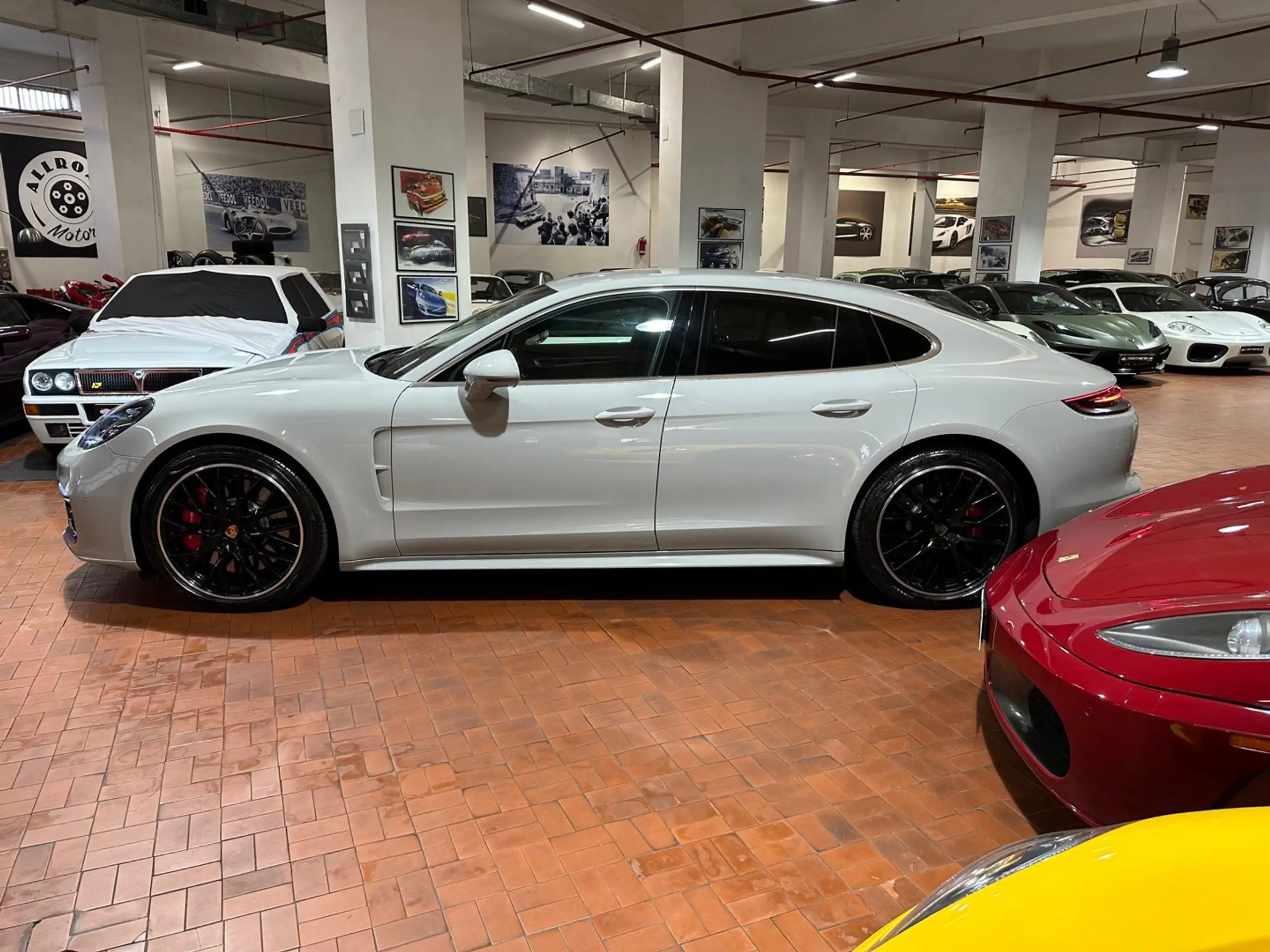 Porsche - Panamera