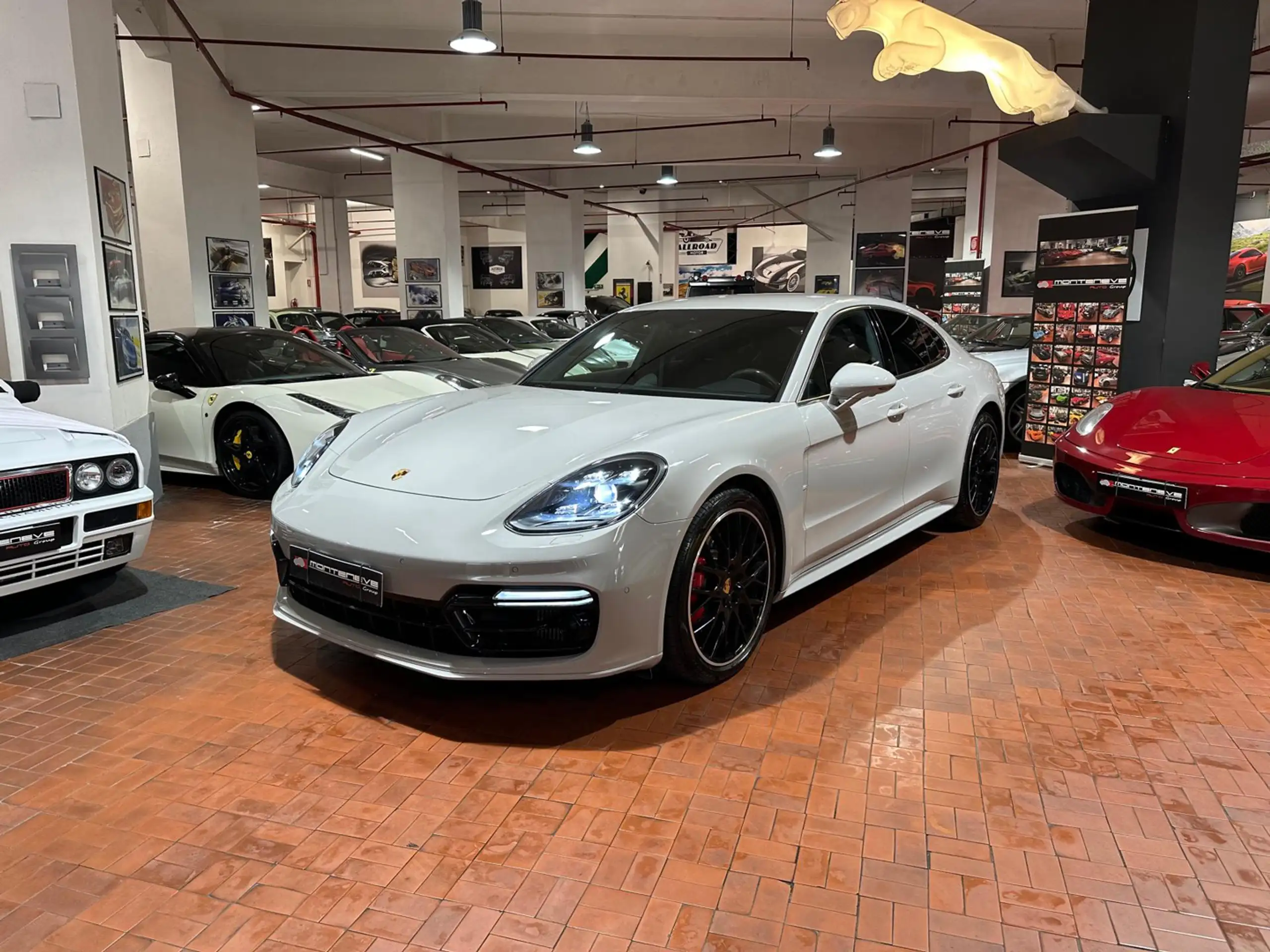 Porsche - Panamera