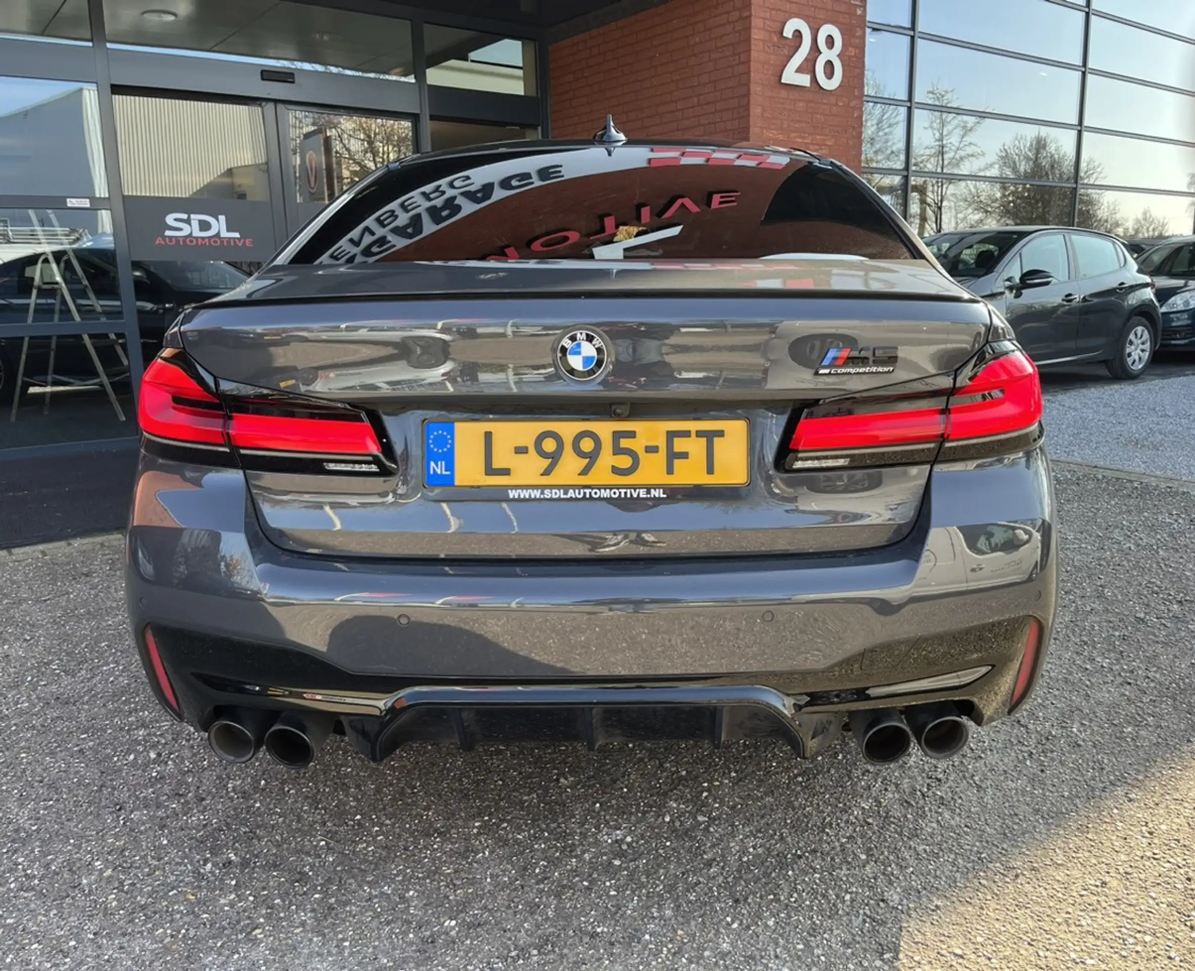 BMW - M5