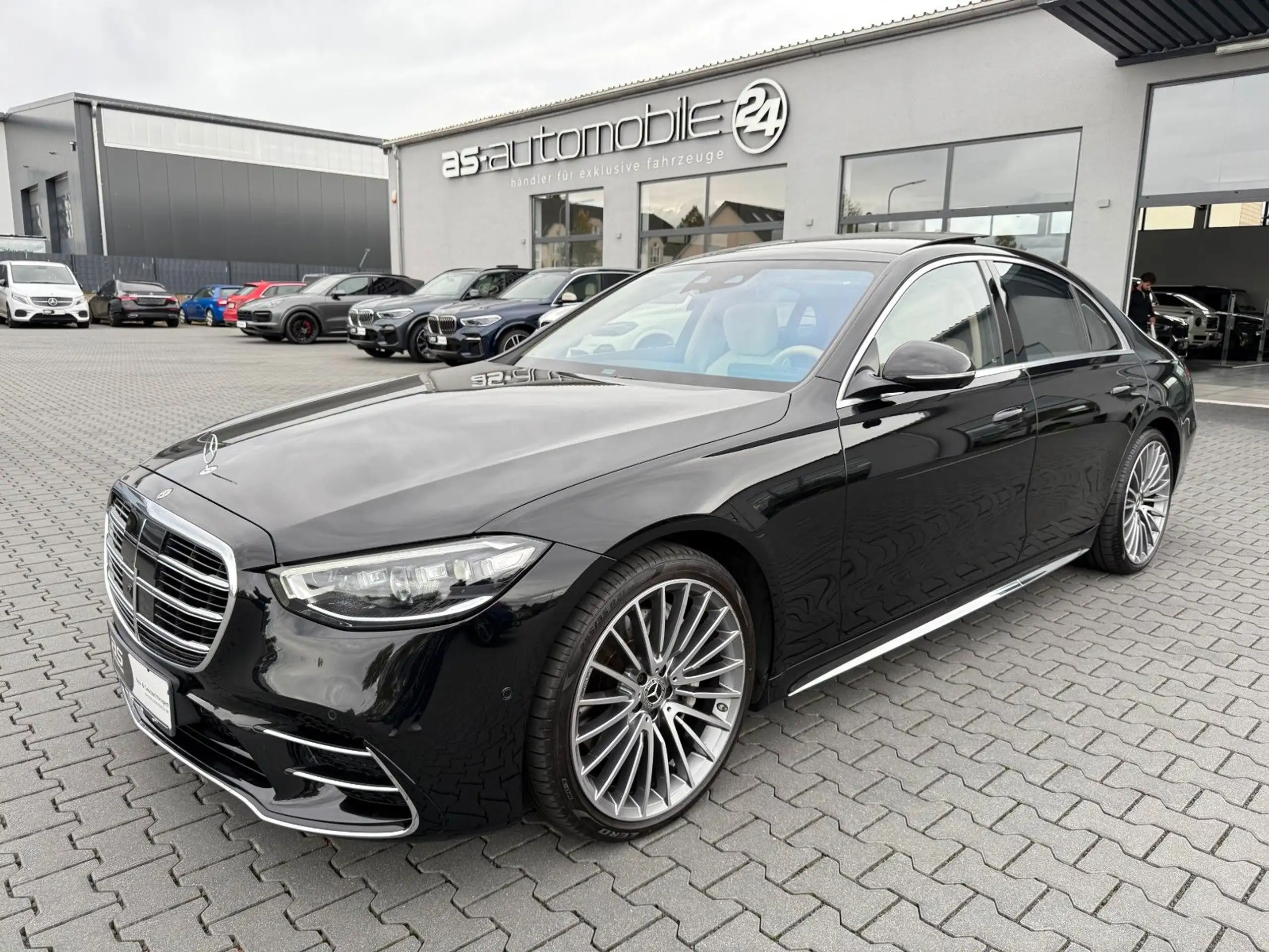 Mercedes-Benz - S 400