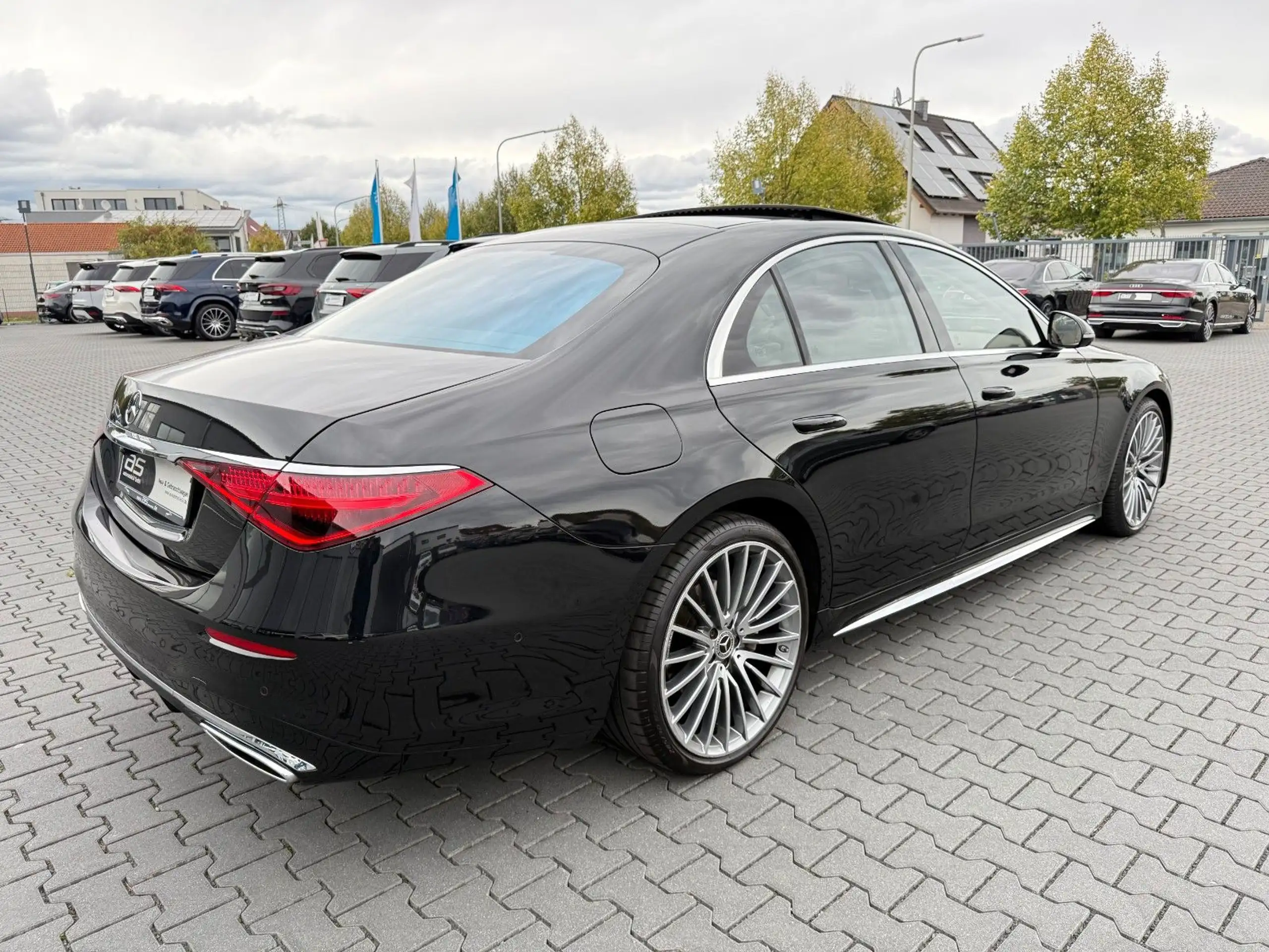 Mercedes-Benz - S 400