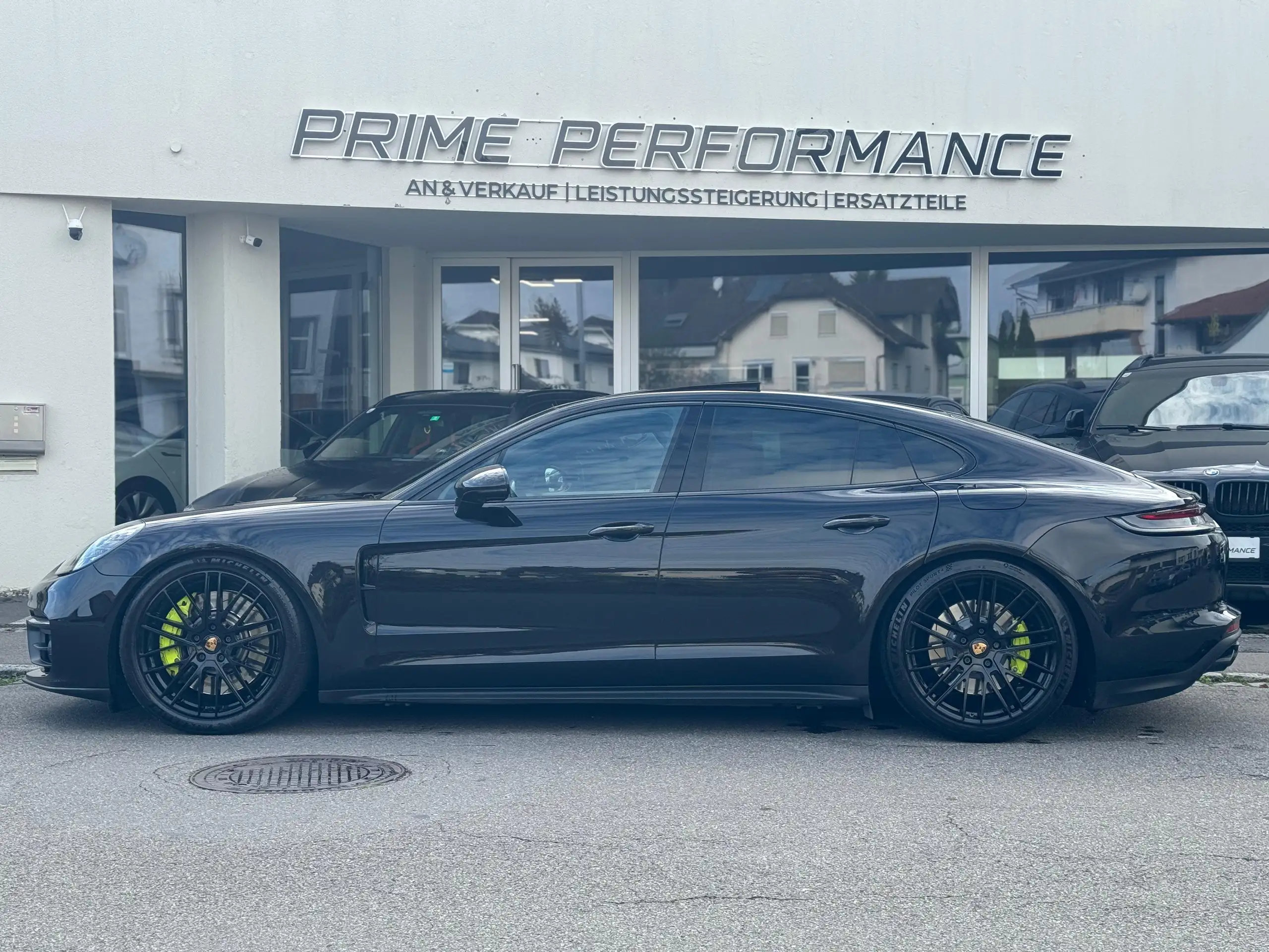 Porsche - Panamera