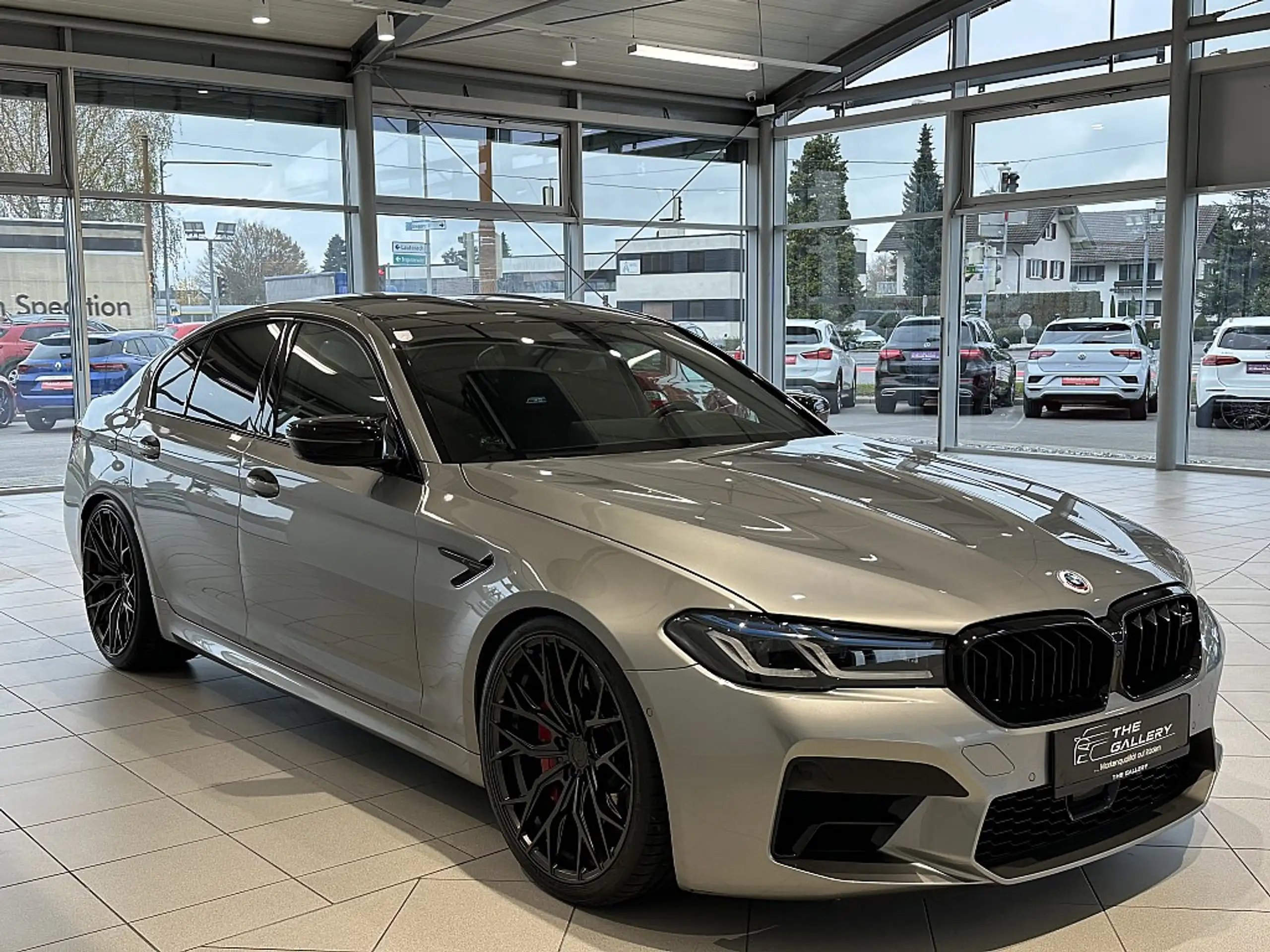 BMW - M5