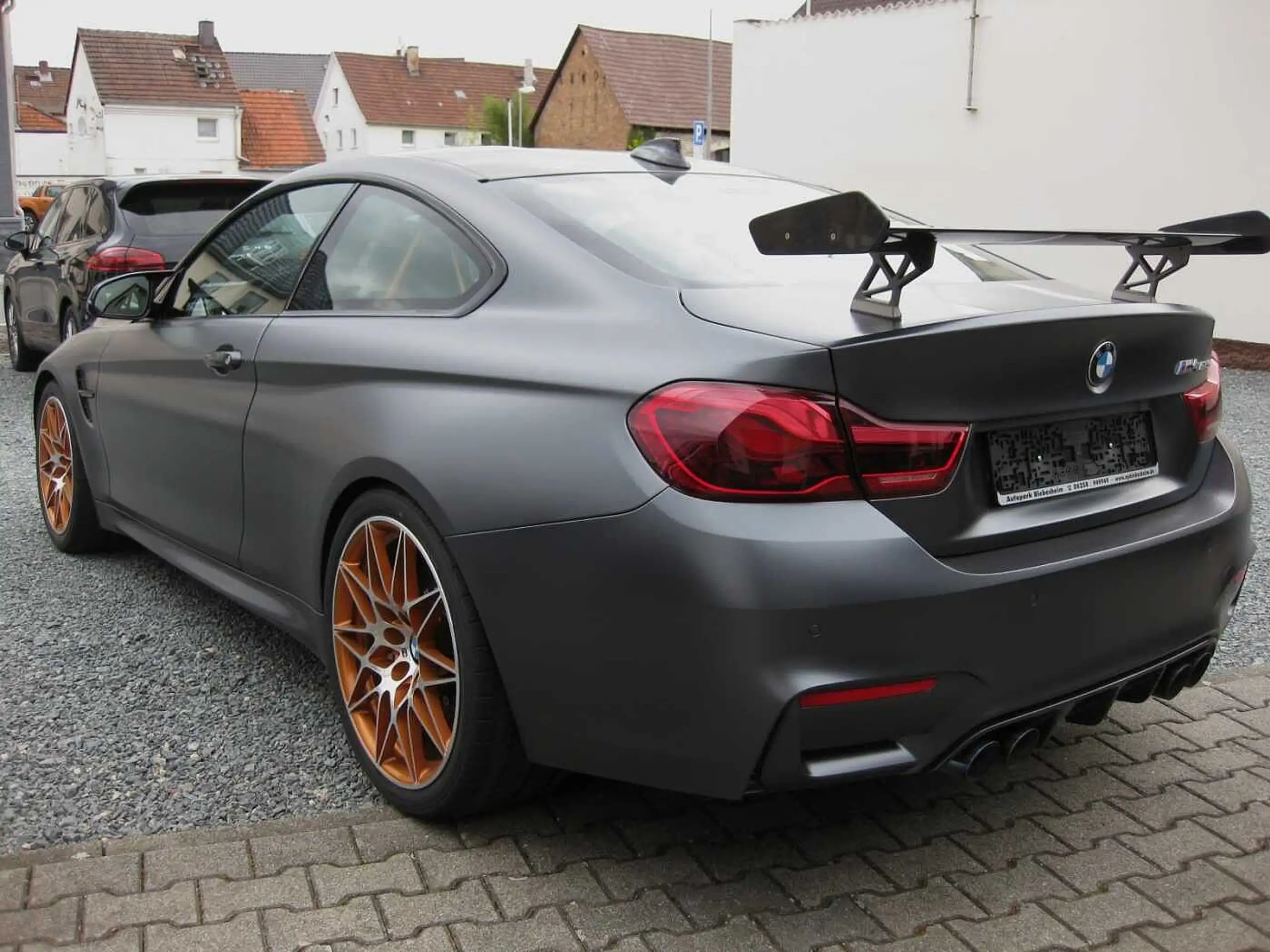 BMW - M4