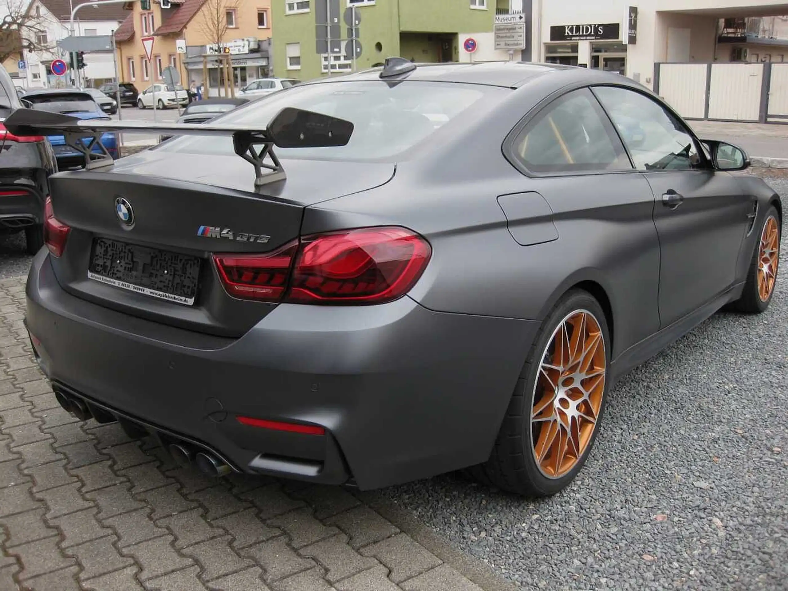 BMW - M4