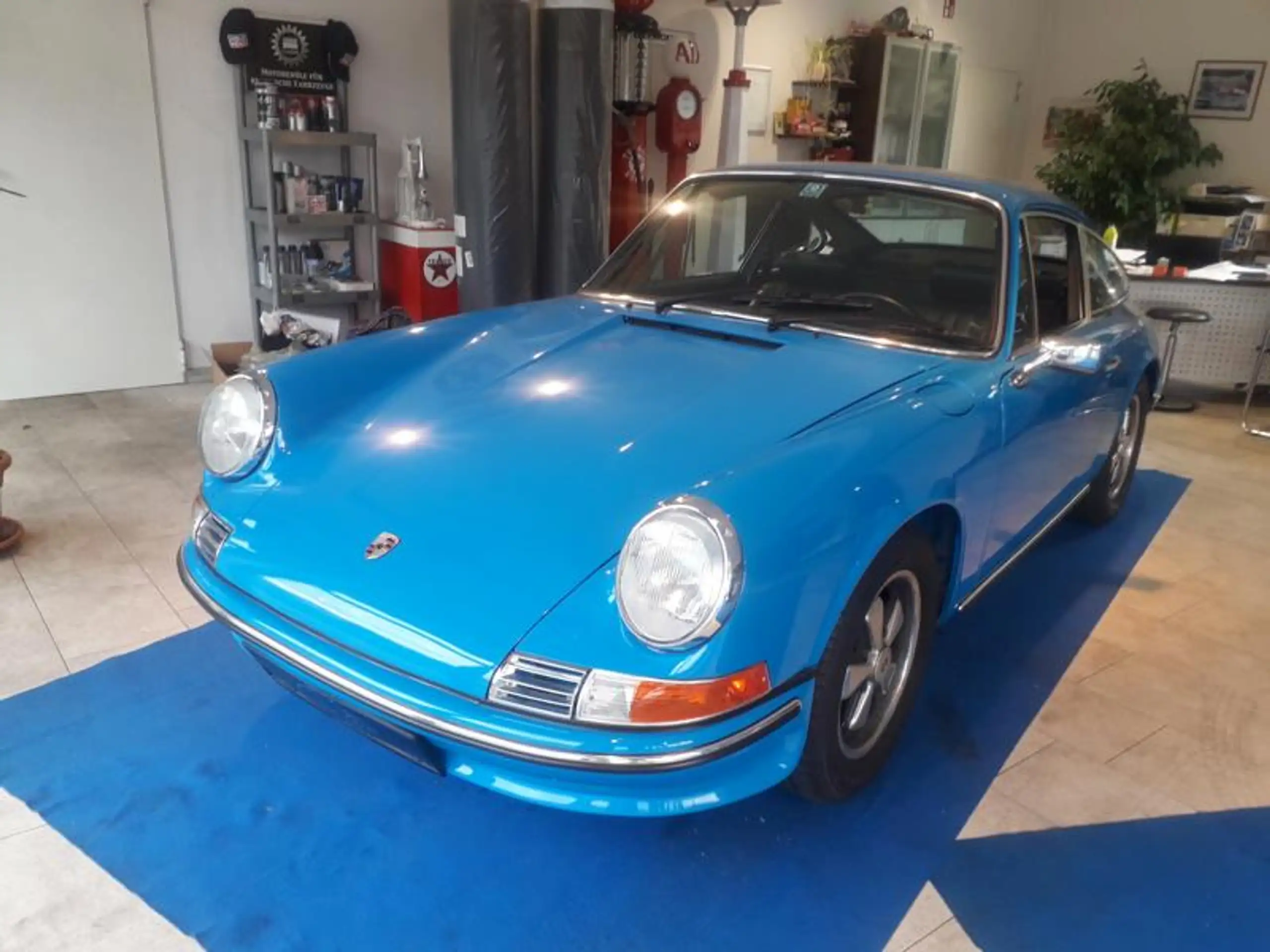 Porsche - 911