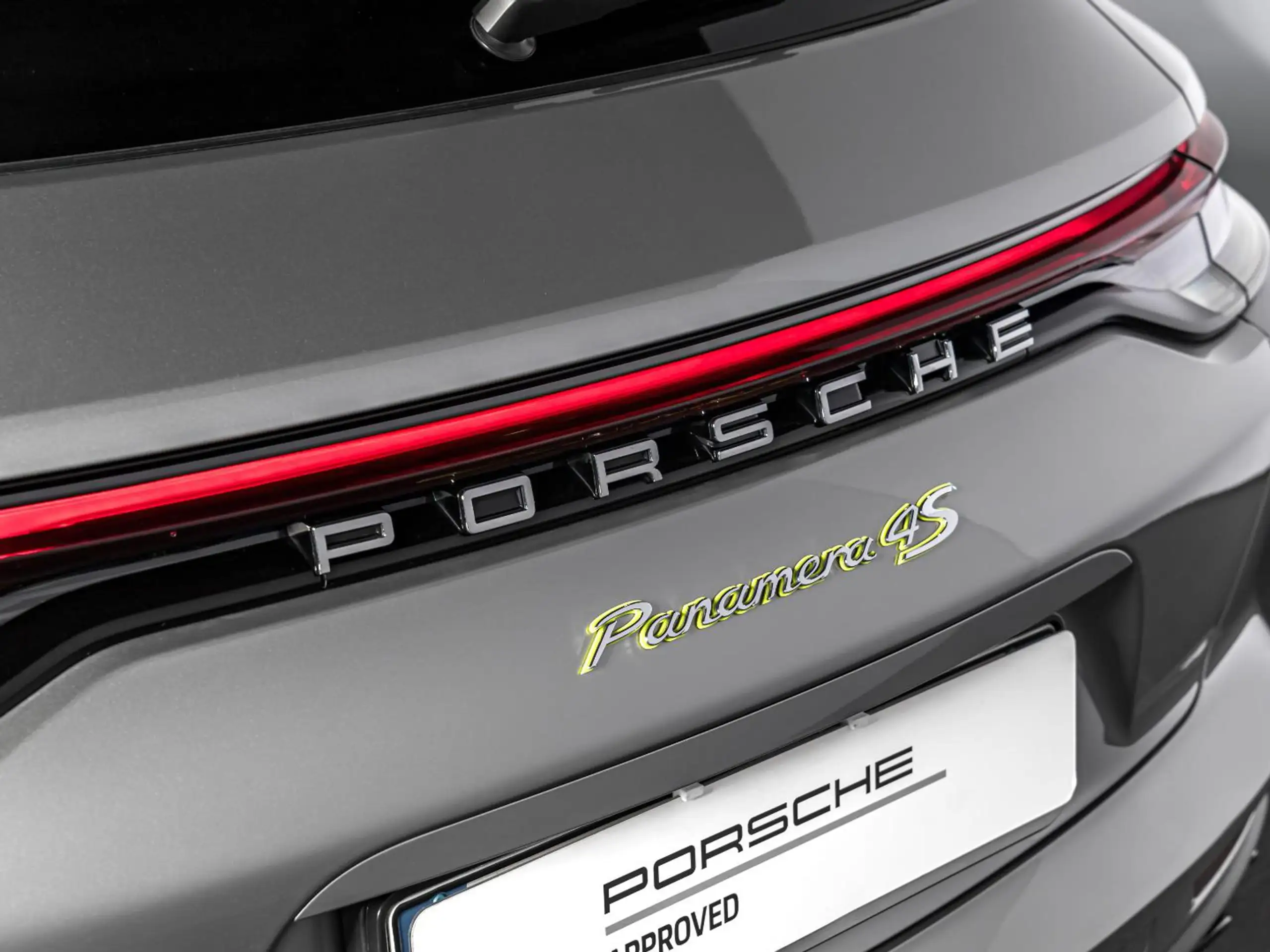 Porsche - Panamera