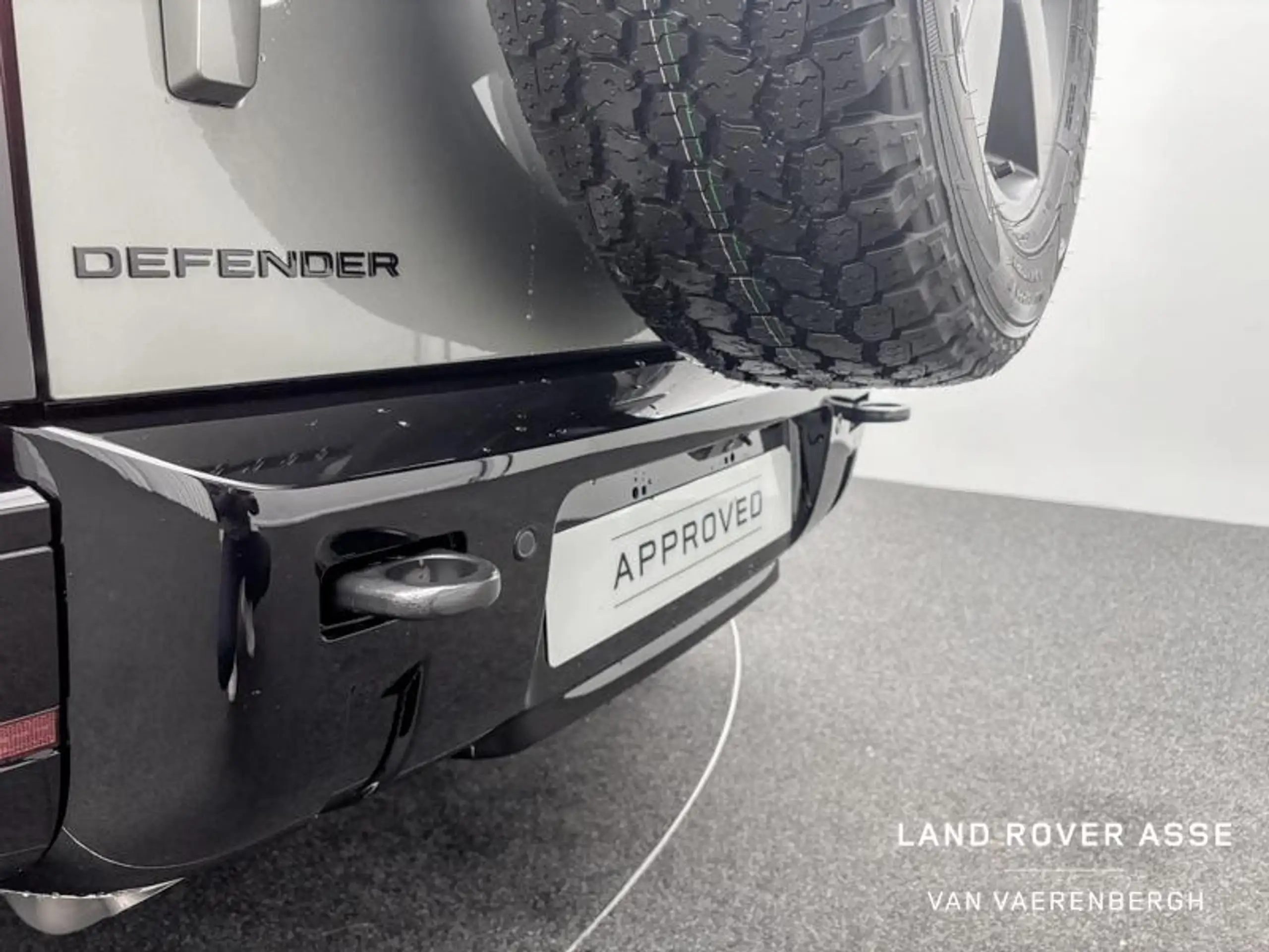 Land Rover - Defender