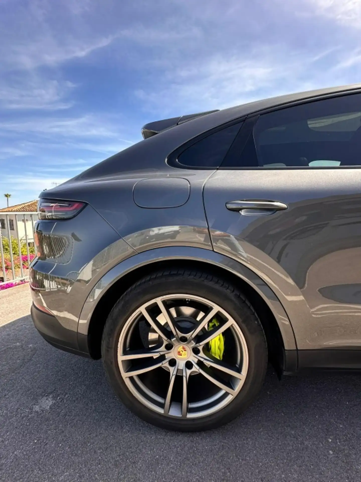 Porsche - Cayenne