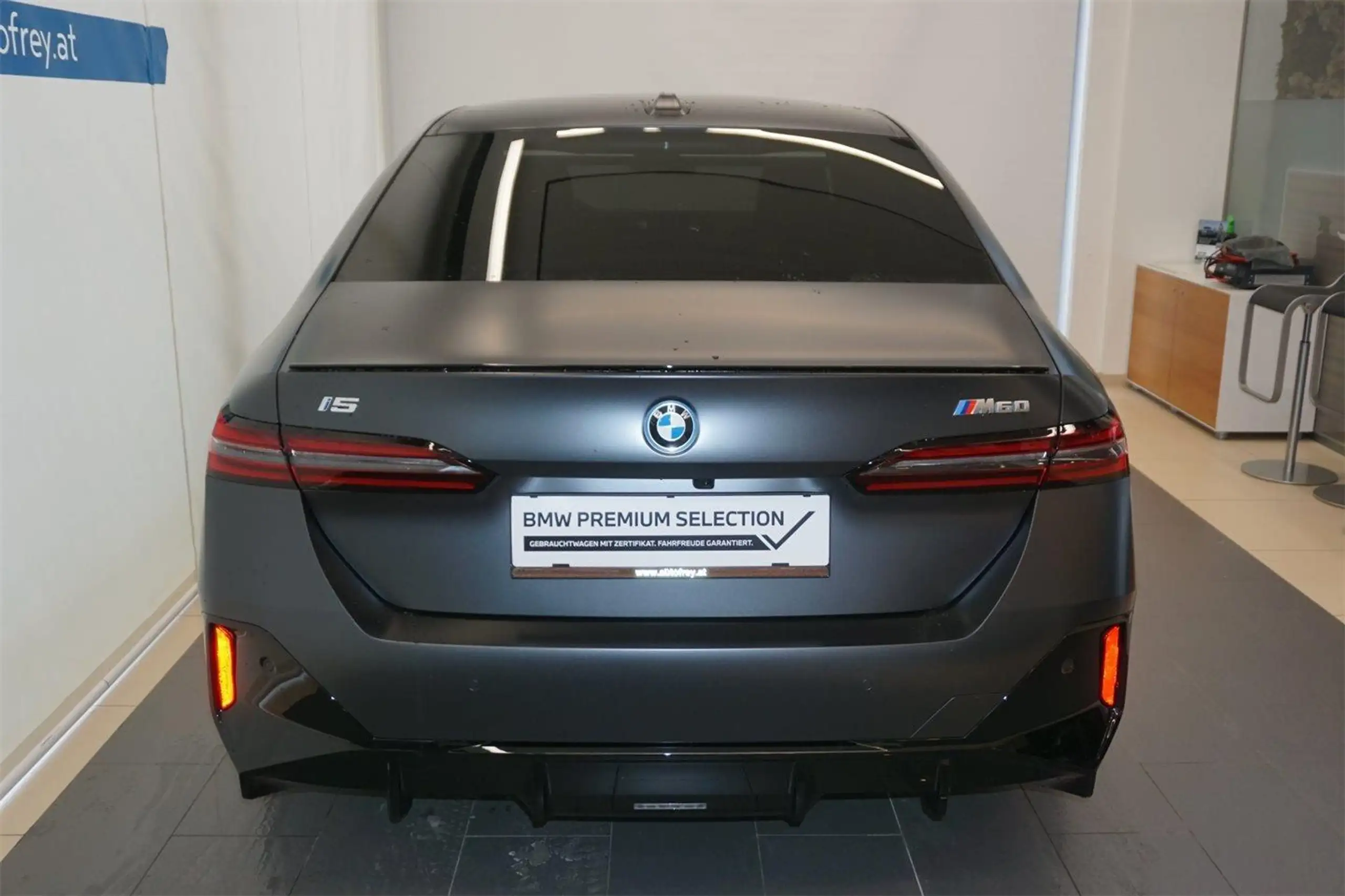 BMW - i5