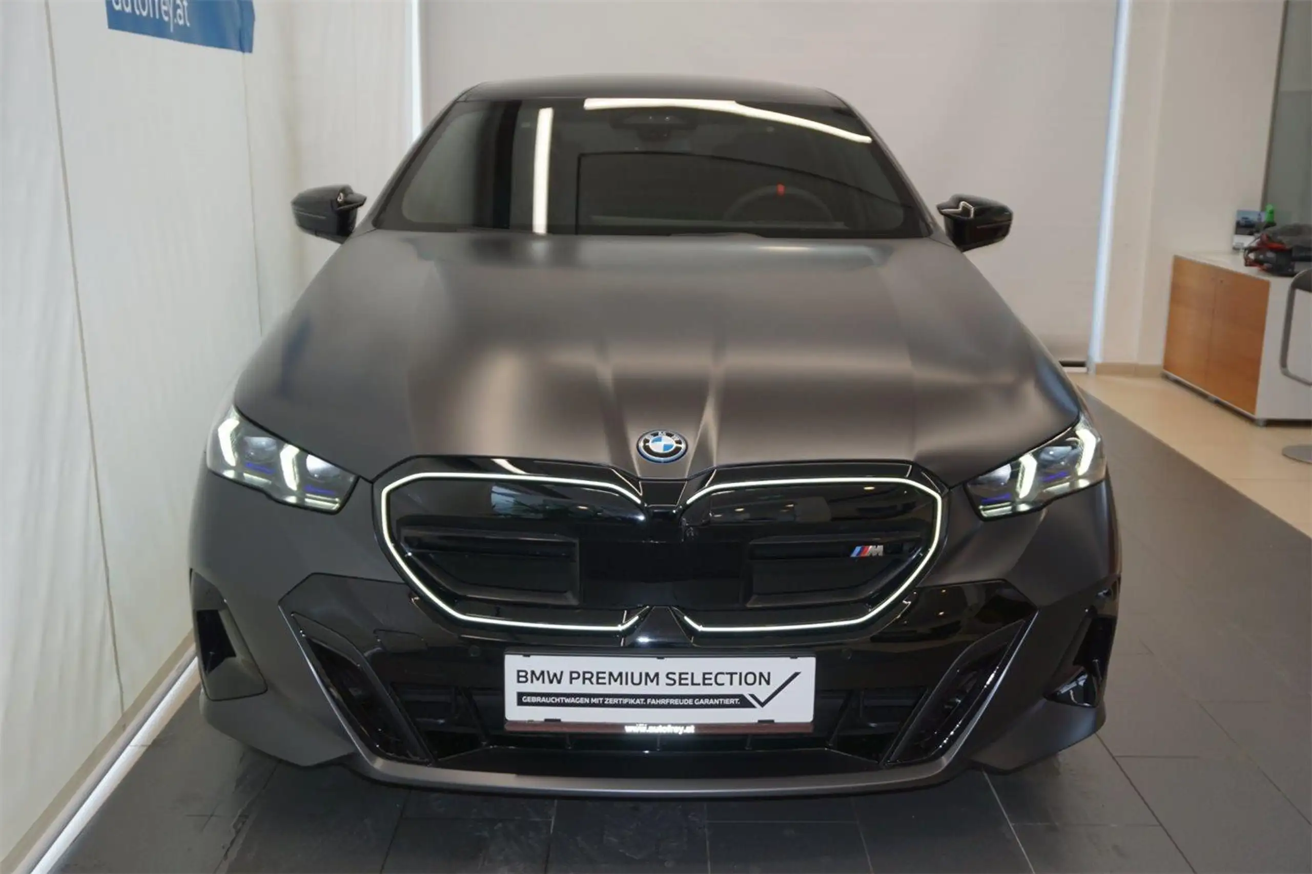 BMW - i5