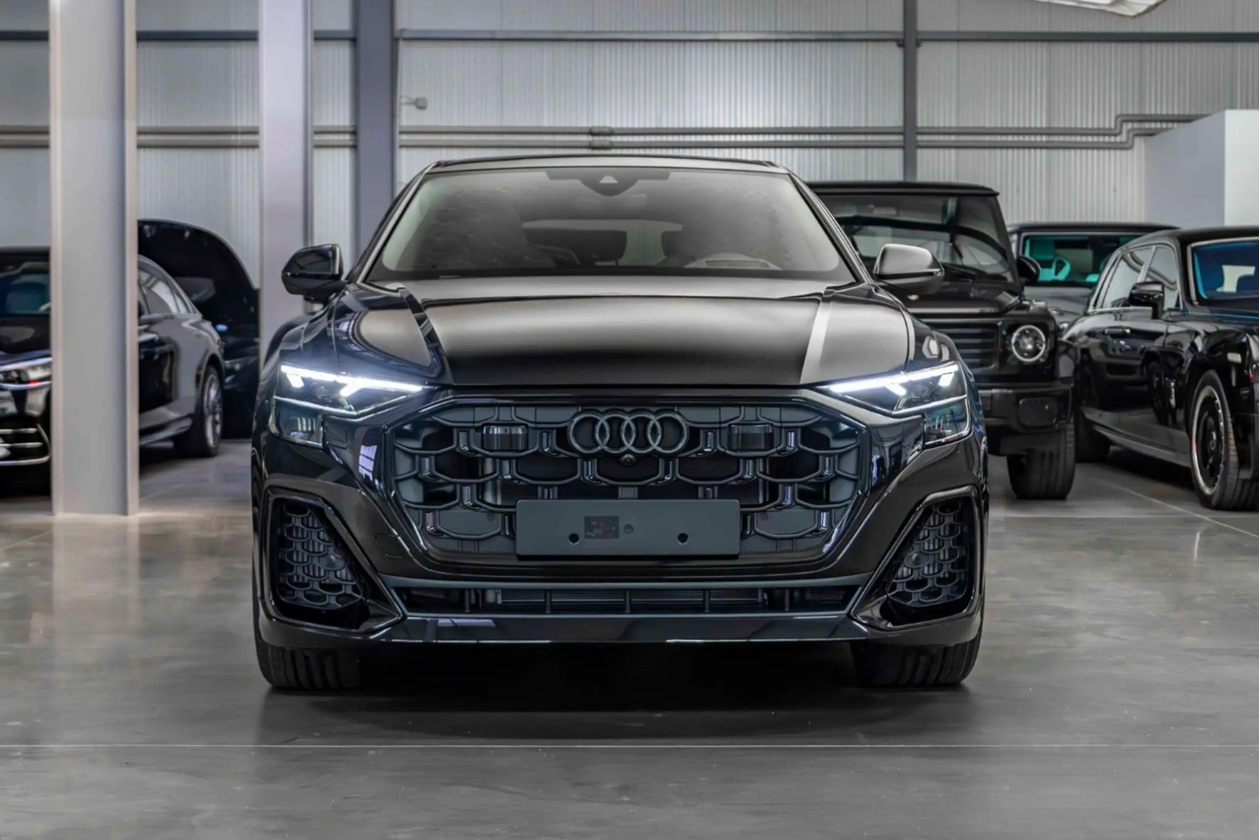 Audi - Q8