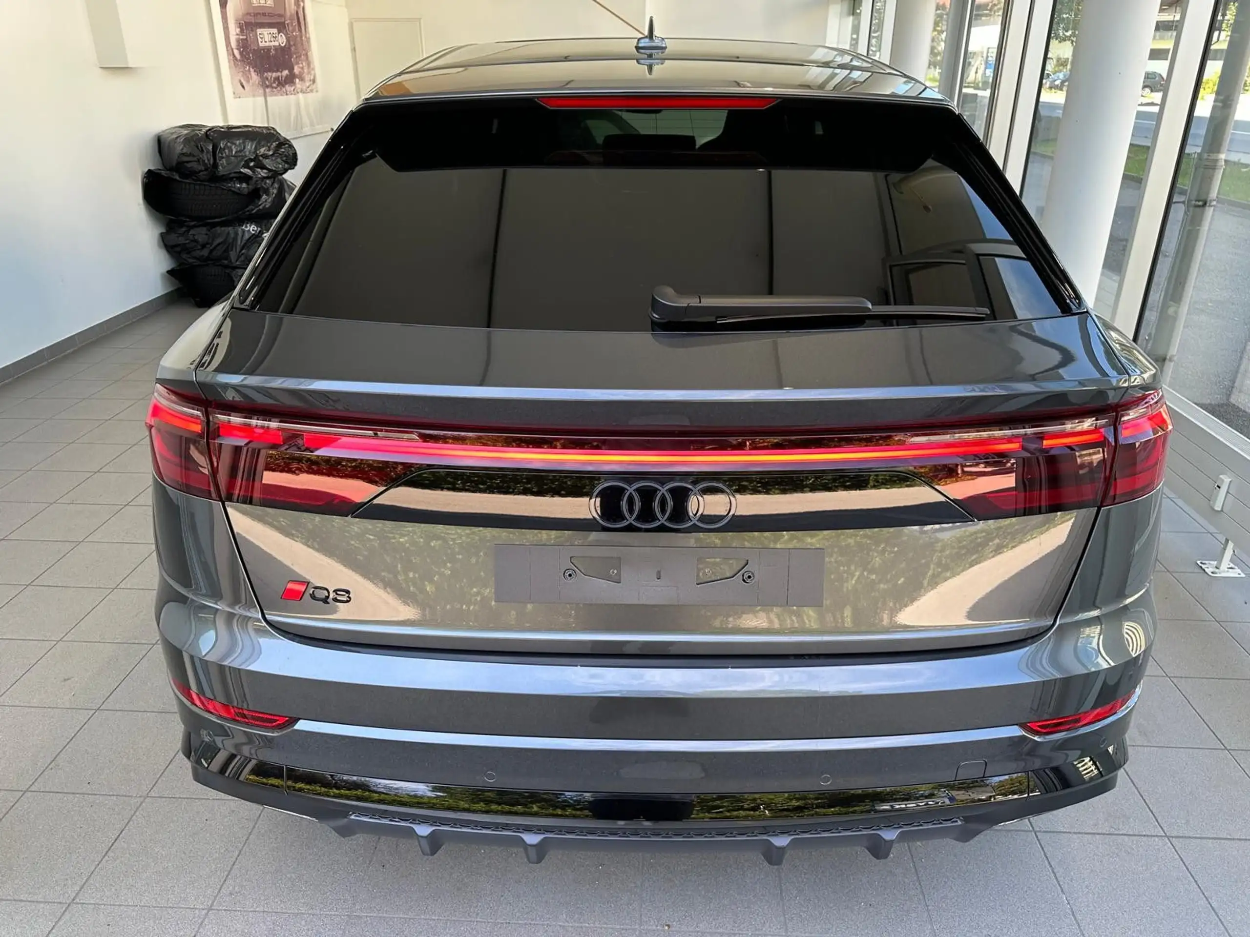 Audi - Q8