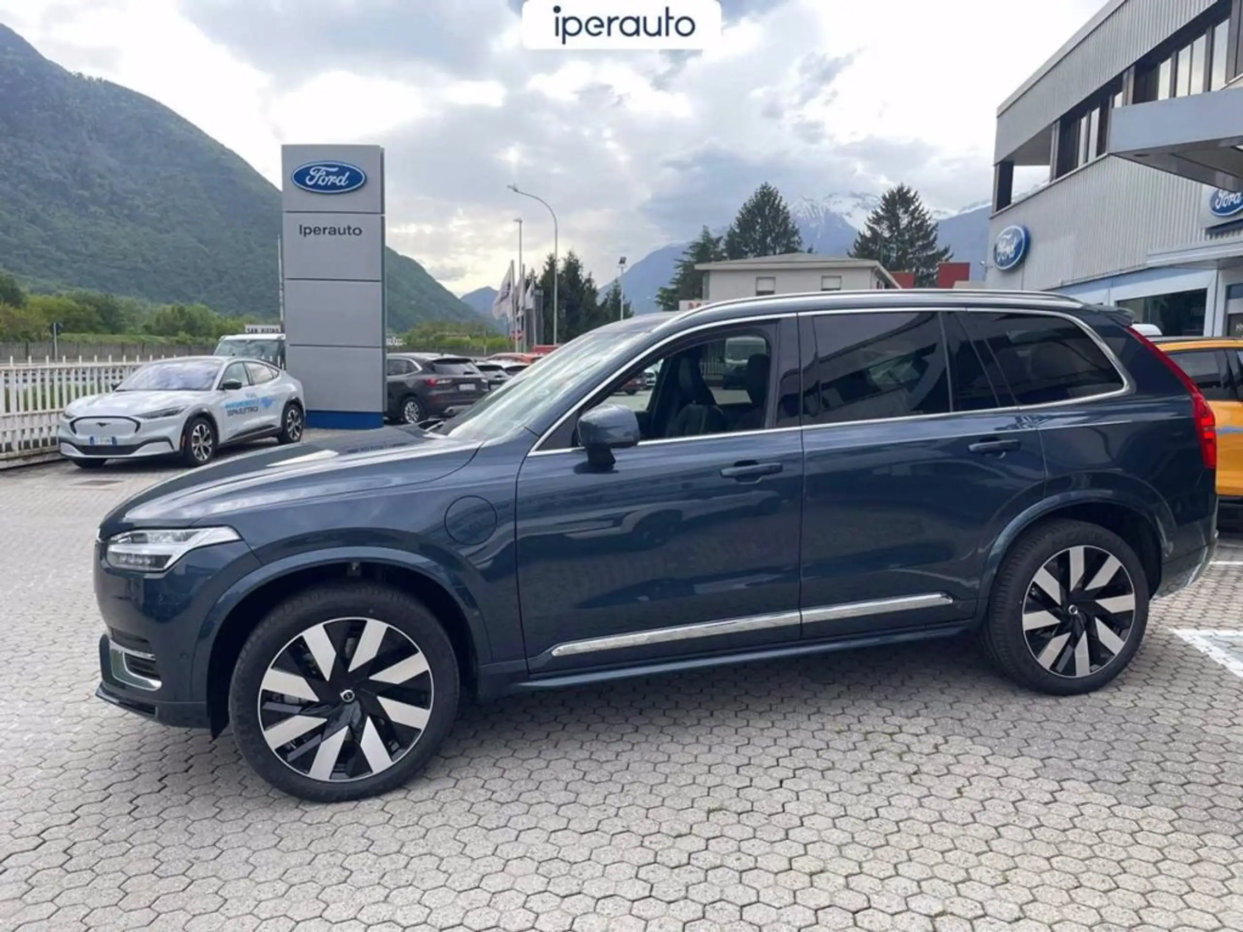 Volvo - XC90