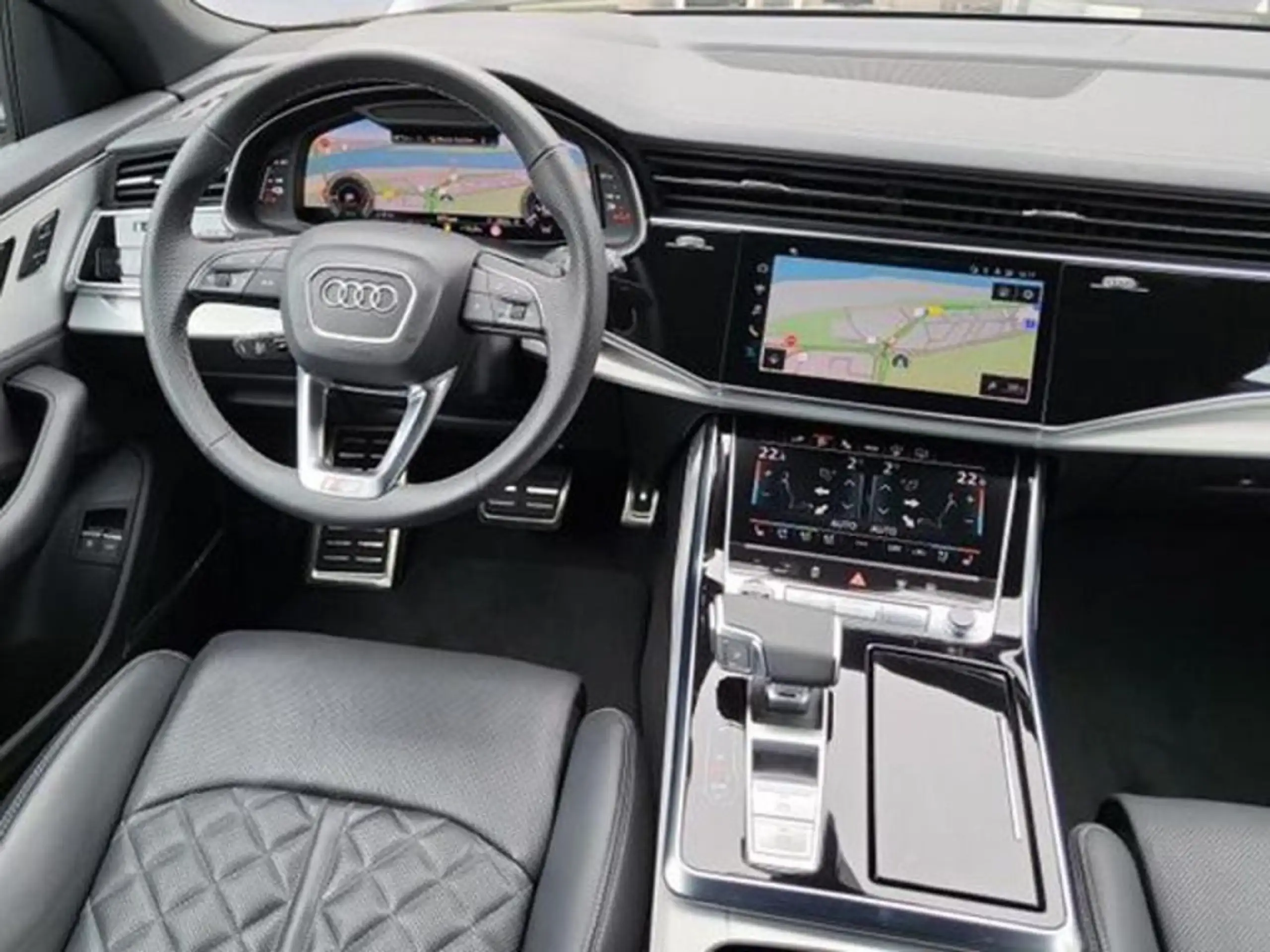 Audi - Q8