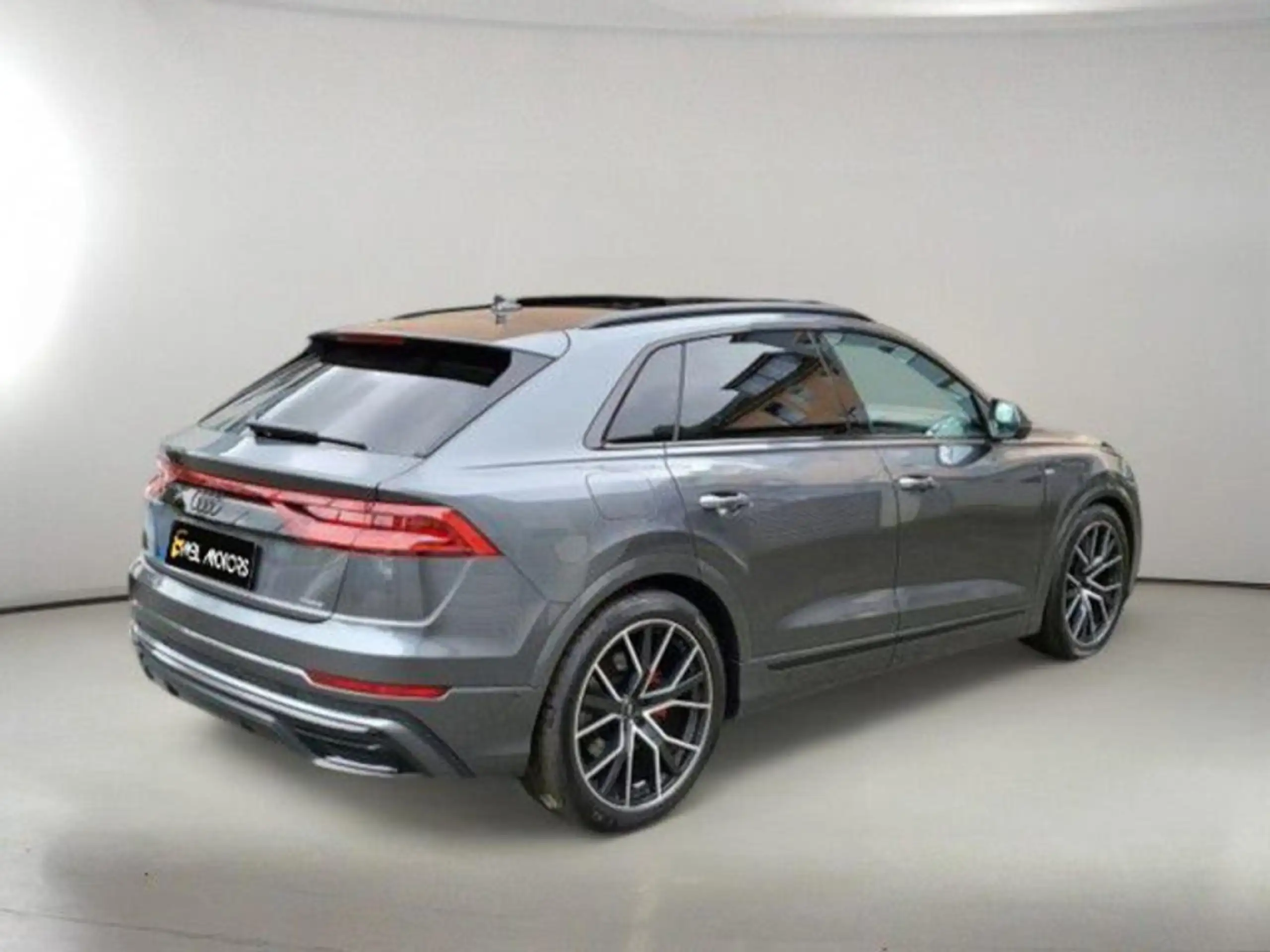 Audi - Q8