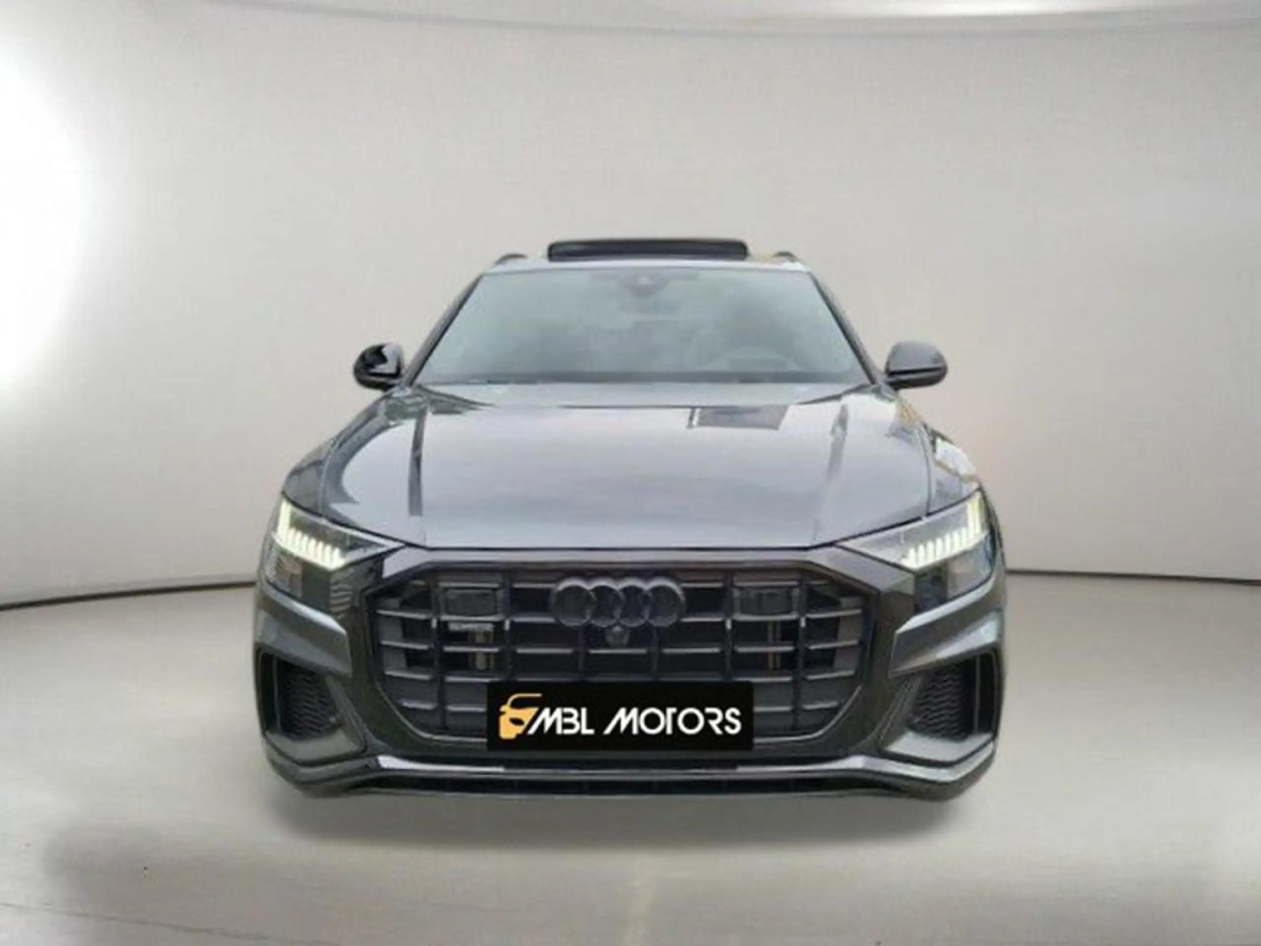 Audi - Q8