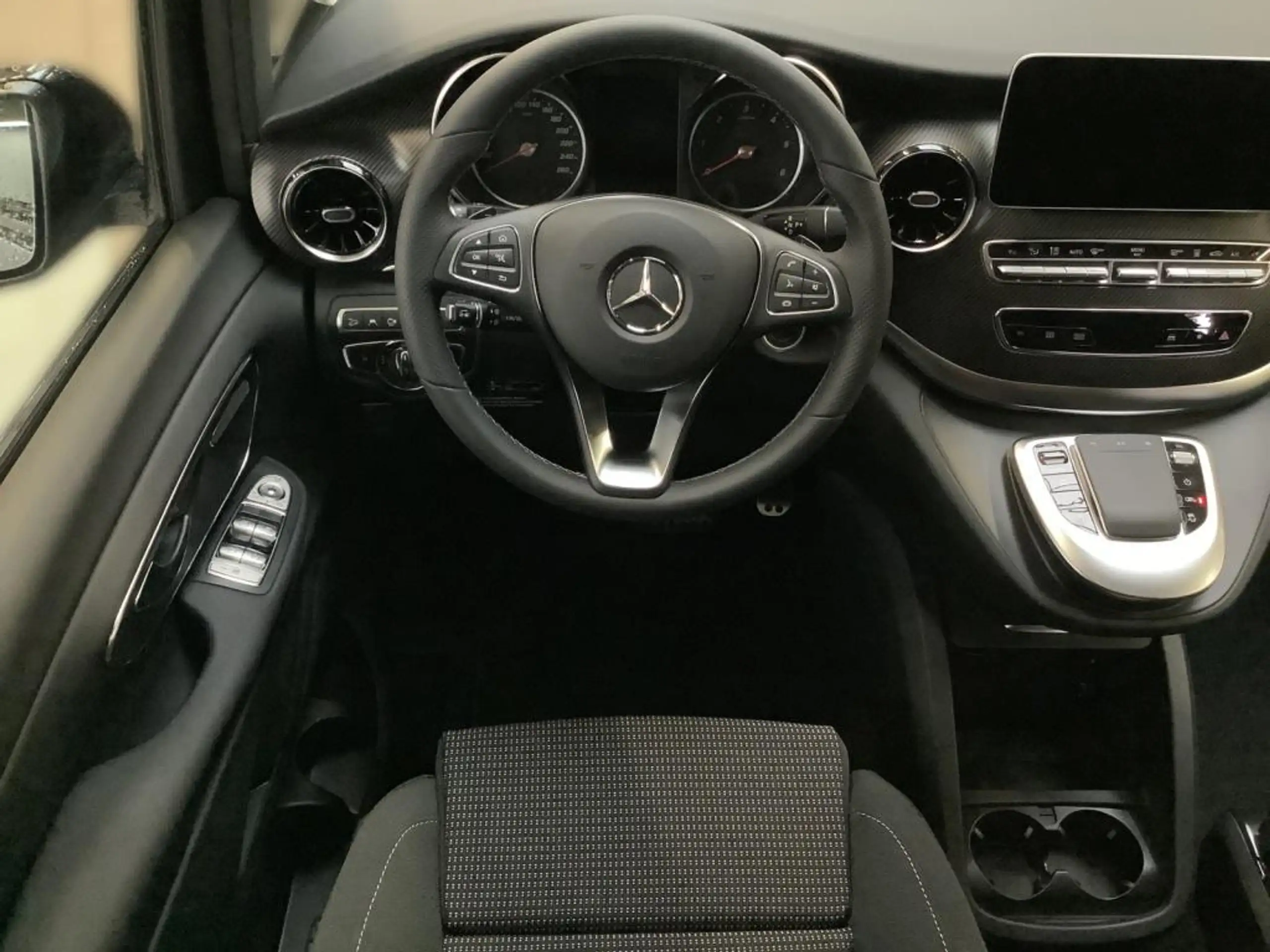 Mercedes-Benz - V 300