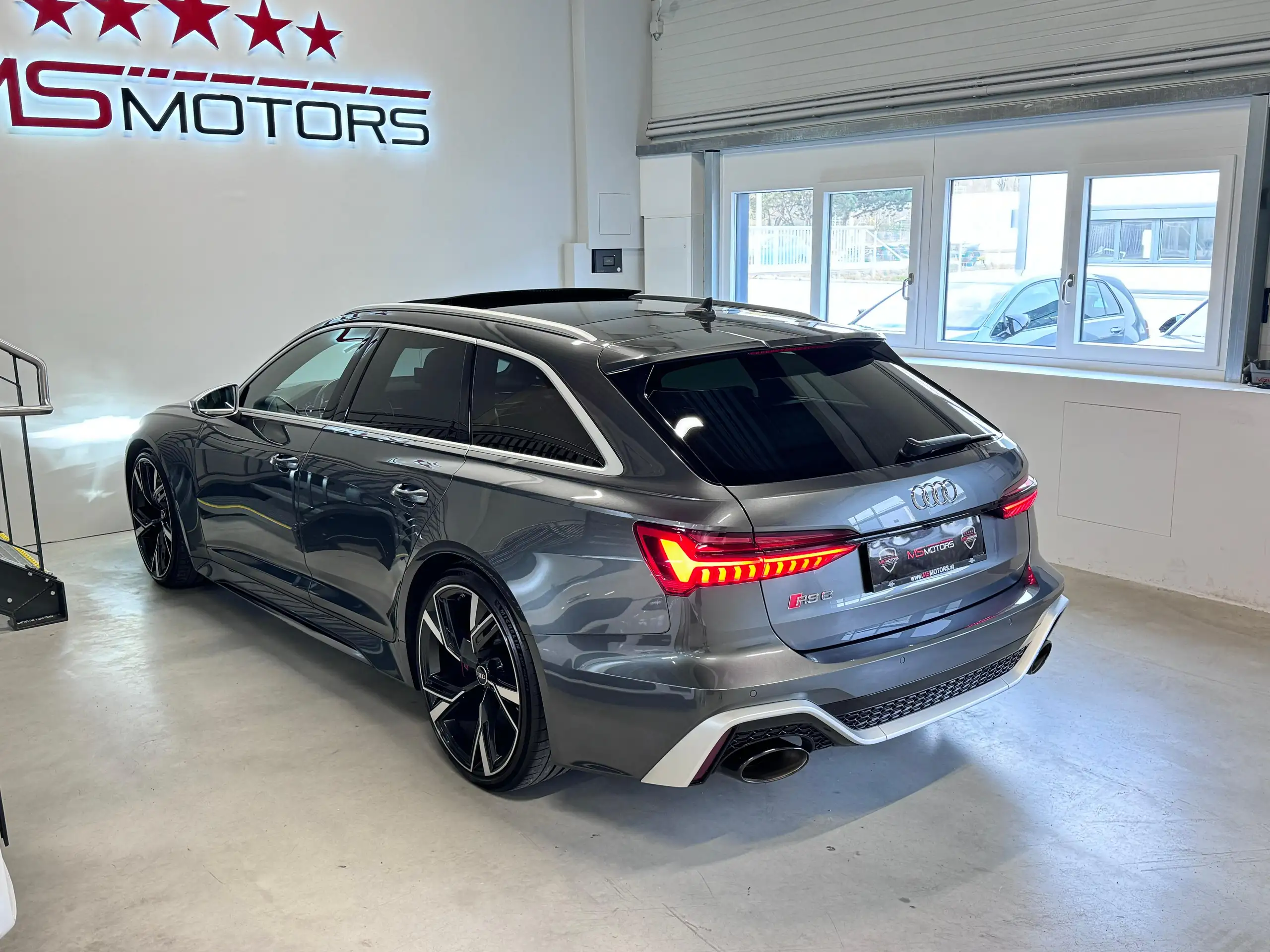 Audi - RS6