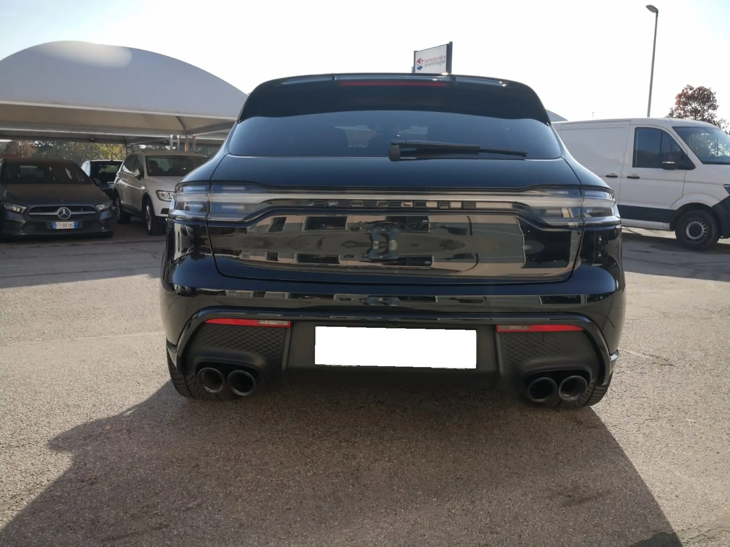 Porsche - Macan