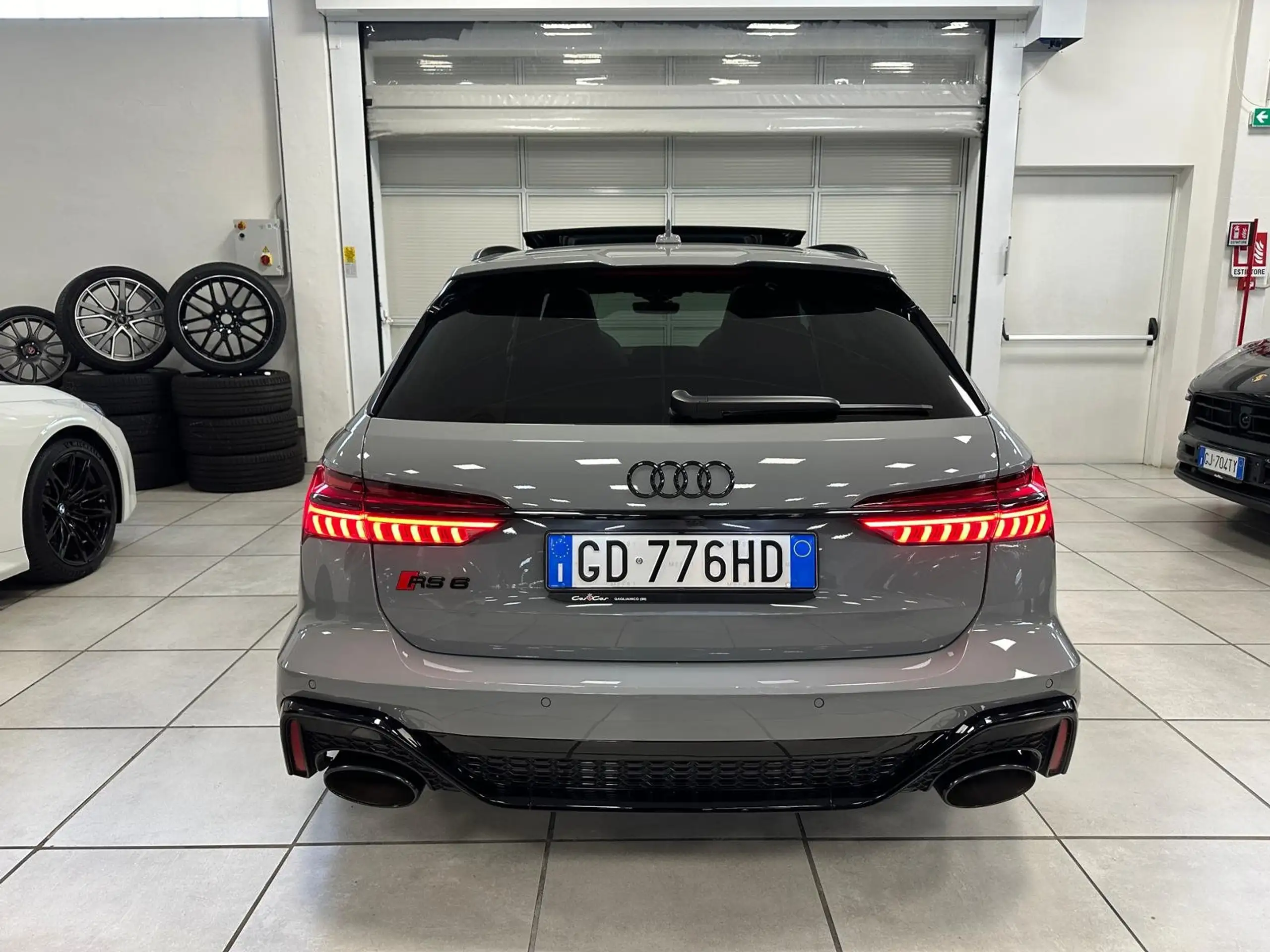 Audi - RS6