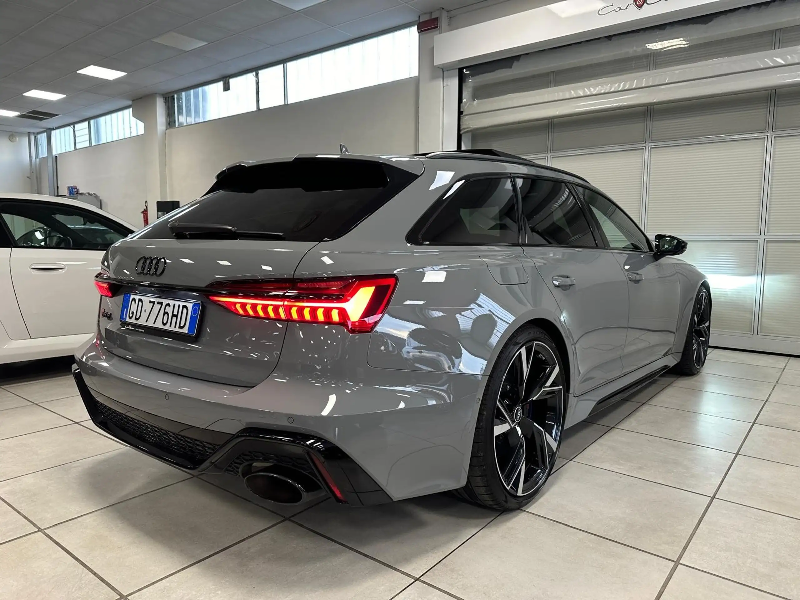 Audi - RS6