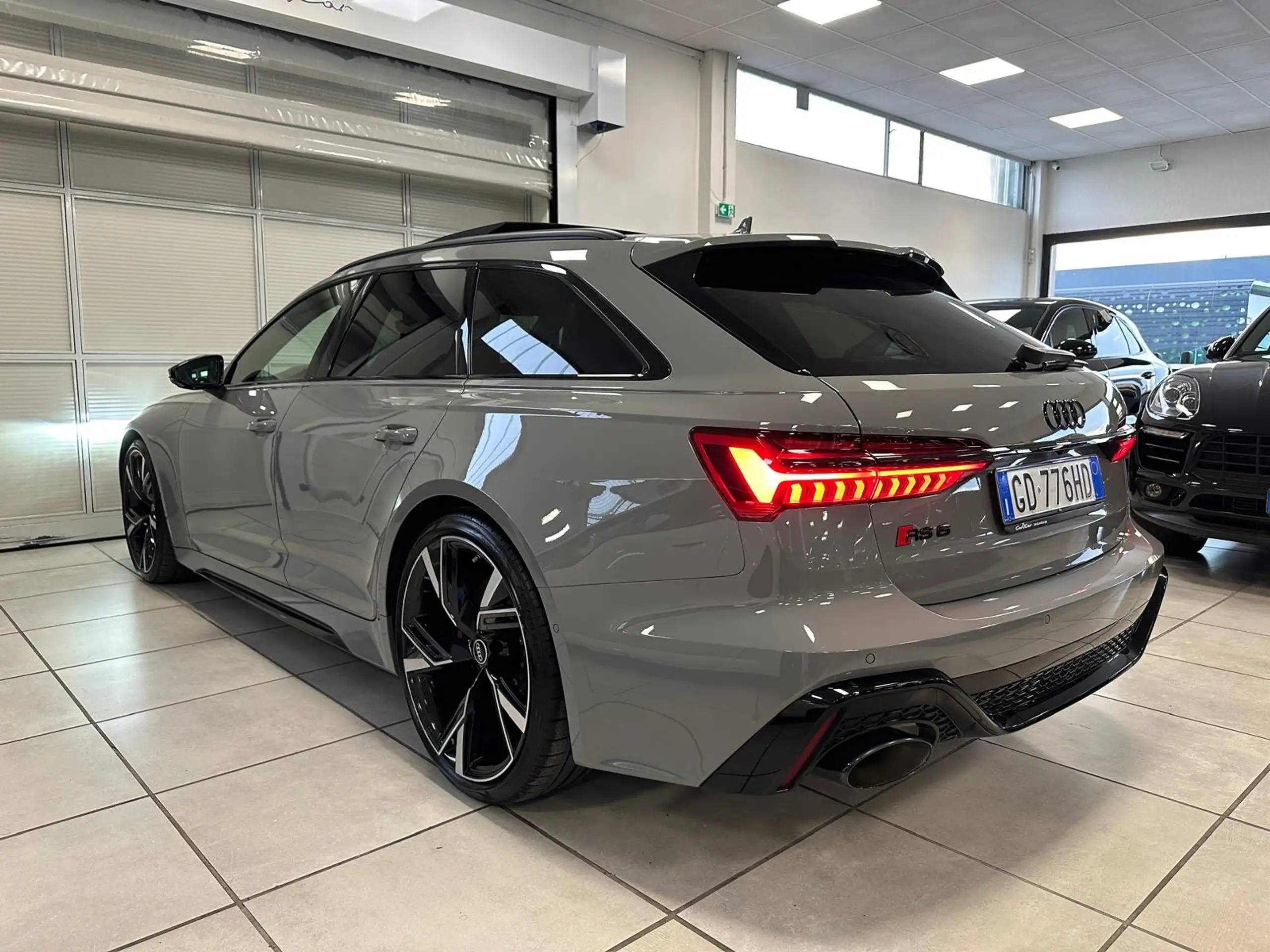 Audi - RS6