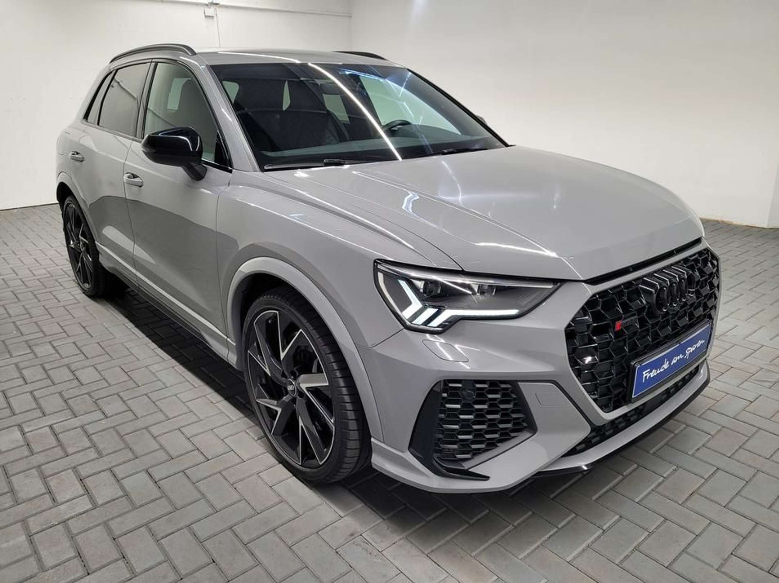 Audi - RS Q3