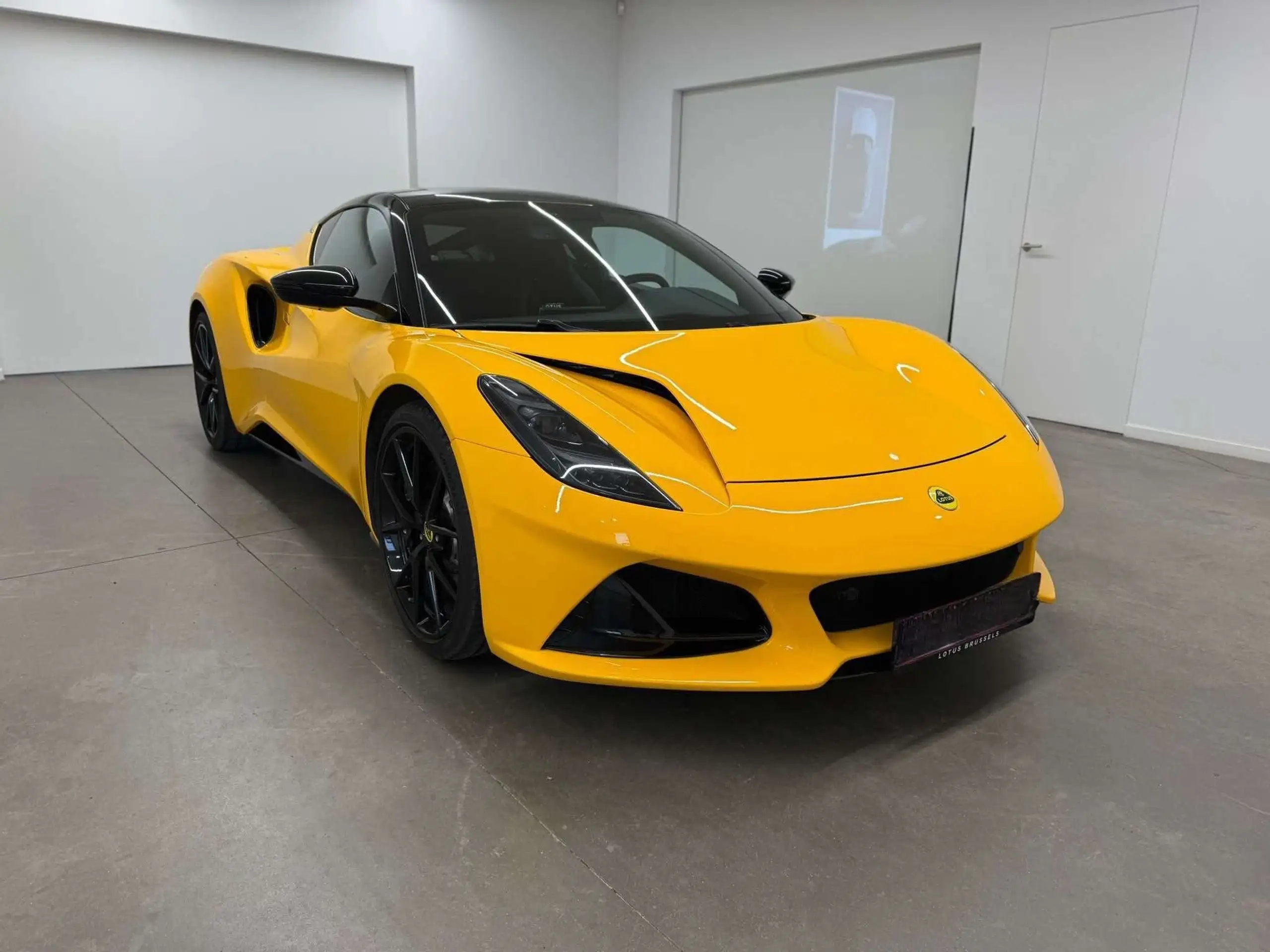 Lotus Emira 2023